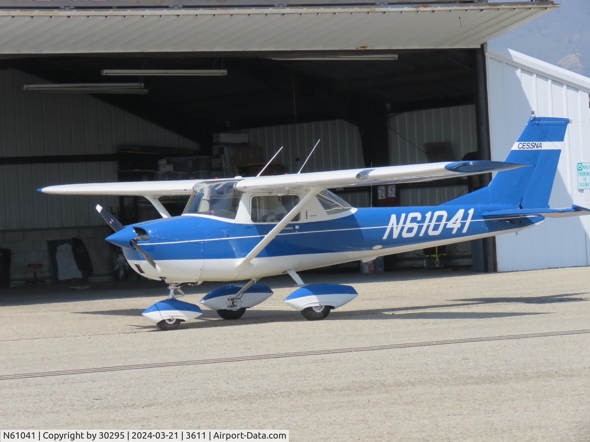 N61041, 1969 Cessna 150J C/N 150-70758, Parked