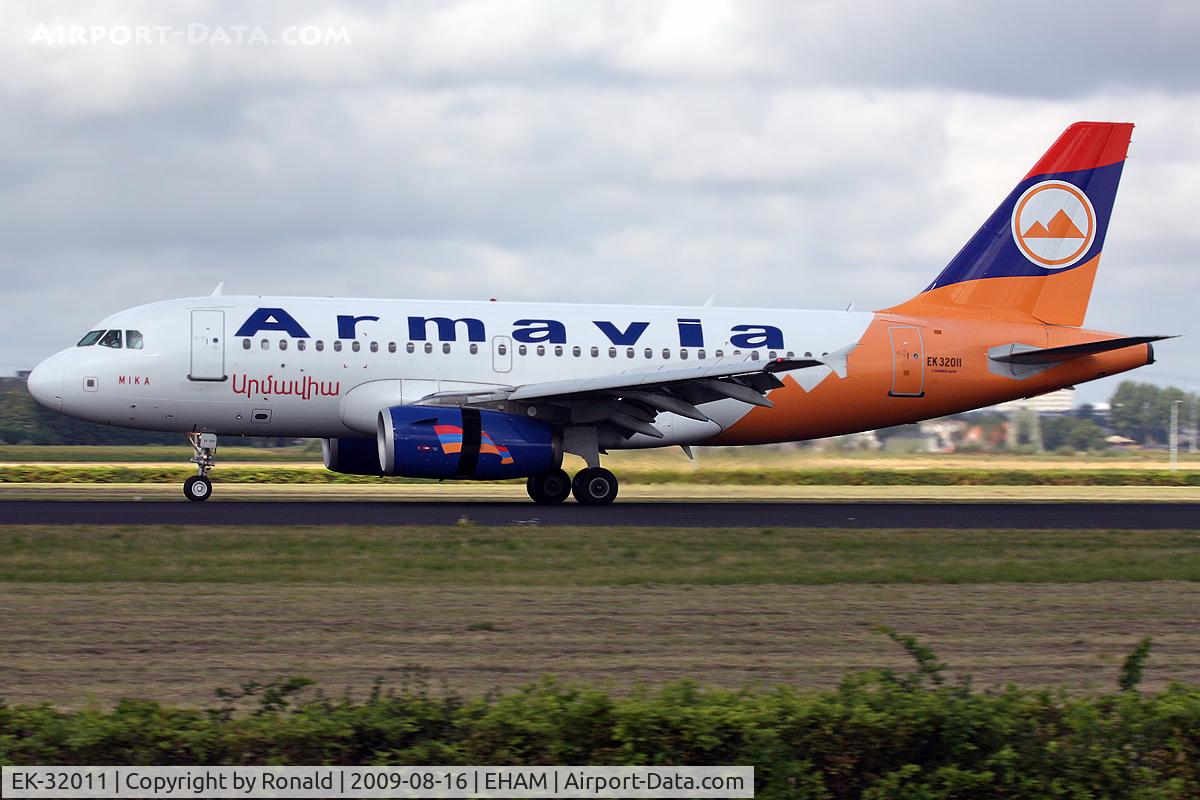 EK-32011, 2004 Airbus A319-132 C/N 2277, at spl