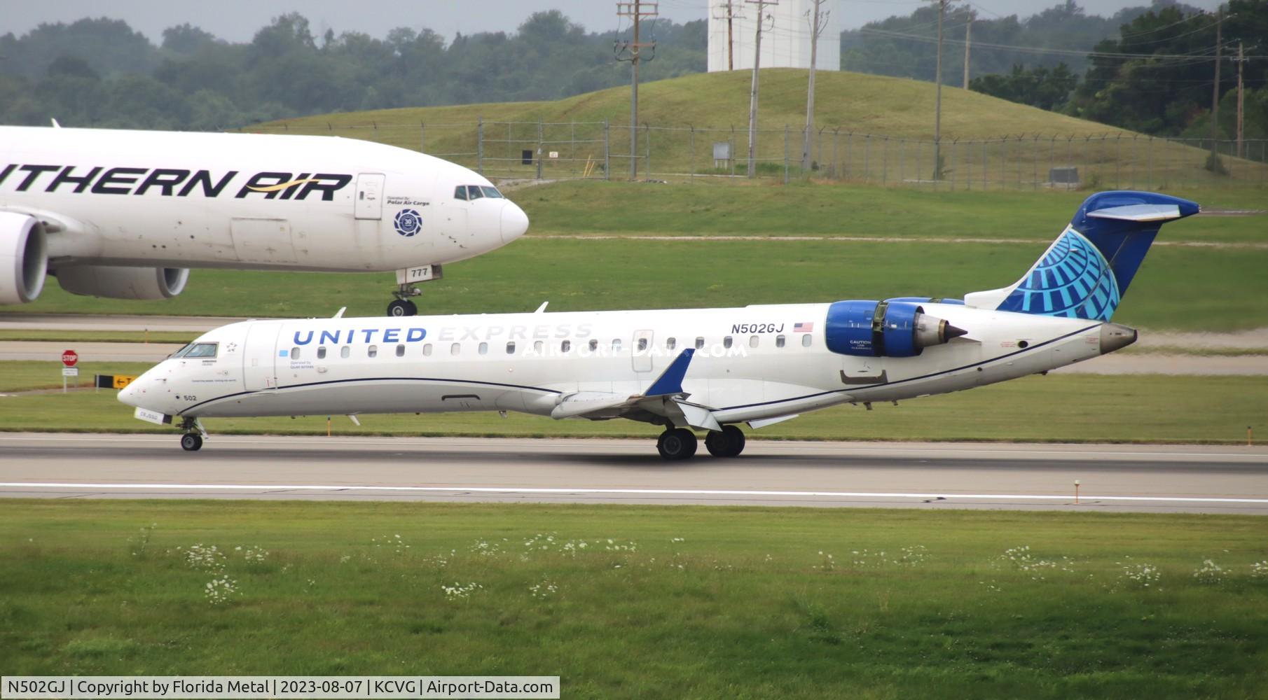 N502GJ, 2001 Bombardier CRJ-550 C/N 10011, GJS/UE CRJ7 nc zx ORD-CVG