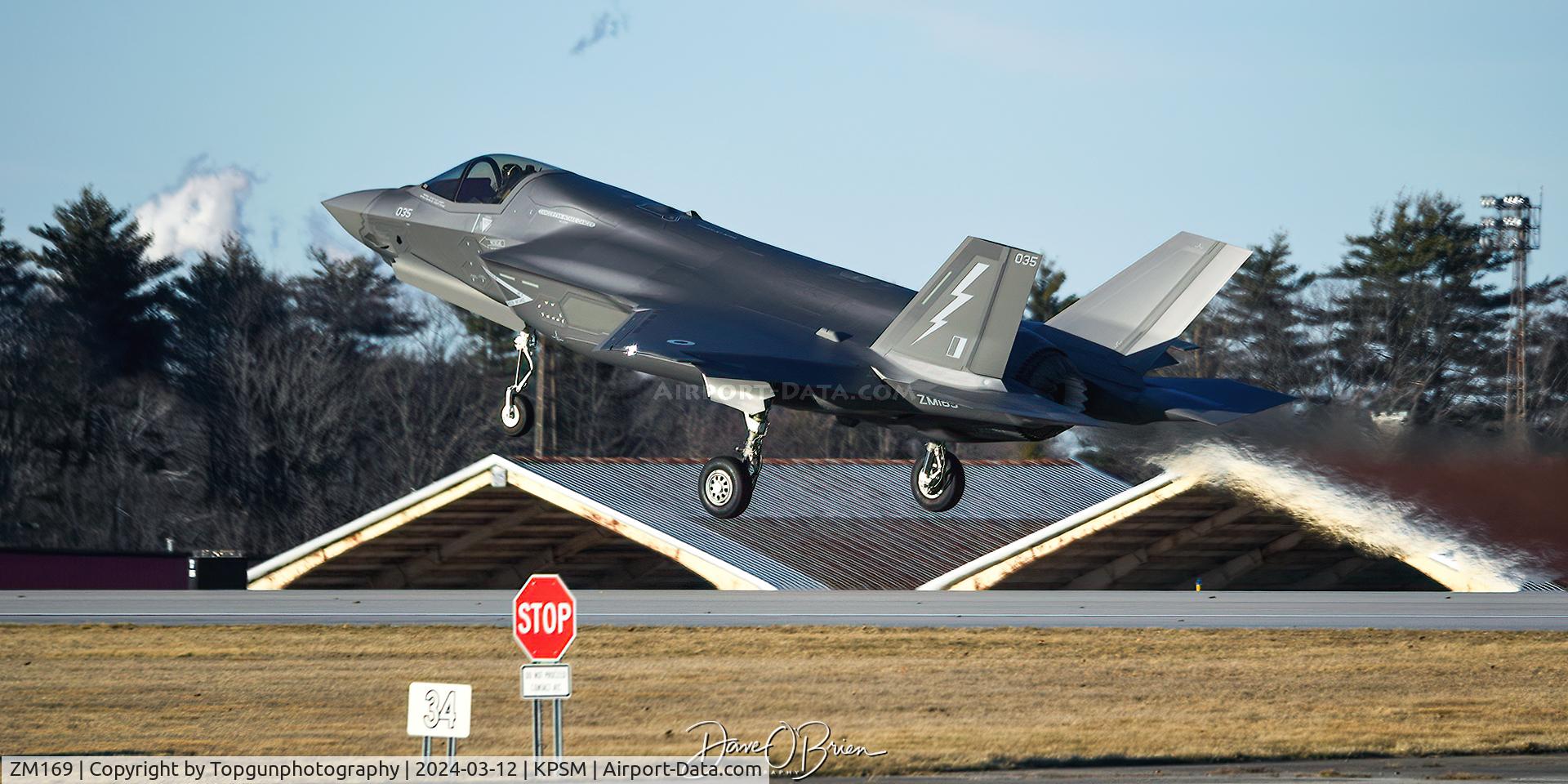 ZM169, 2023 Lockheed Martin F-35B Lightning II C/N BK-35, ASCOT9651 short of touching down RW34