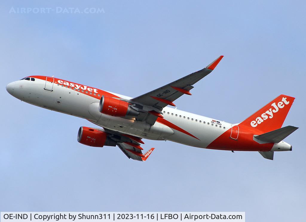 OE-IND, 2017 Airbus A320-214 C/N 7762, Climbing after take off from rwy 32R