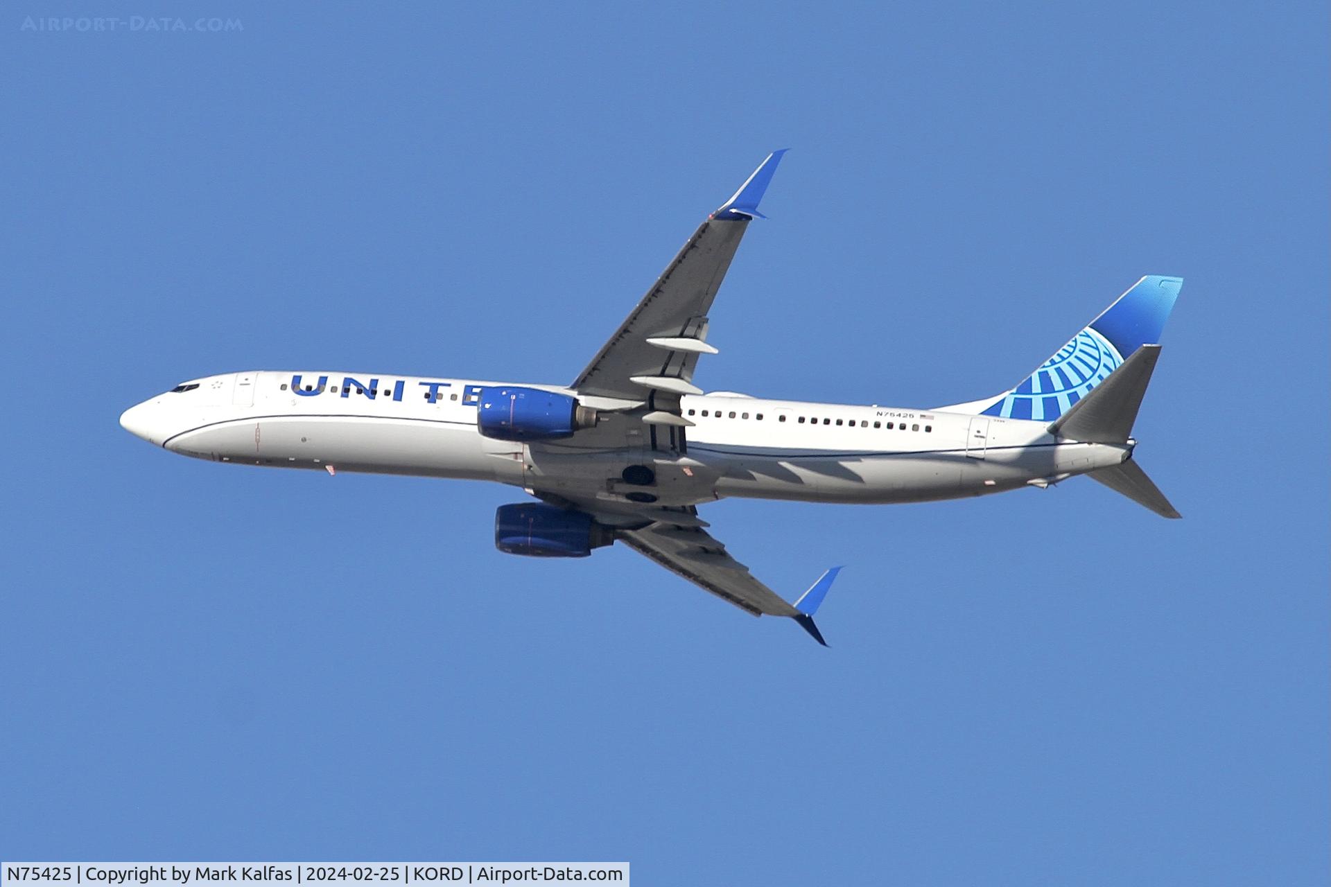N75425, 2008 Boeing 737-924/ER C/N 33460, B739 United Airlines  BOEING 737-924ER N75425 UAL2226 ORD-CLE