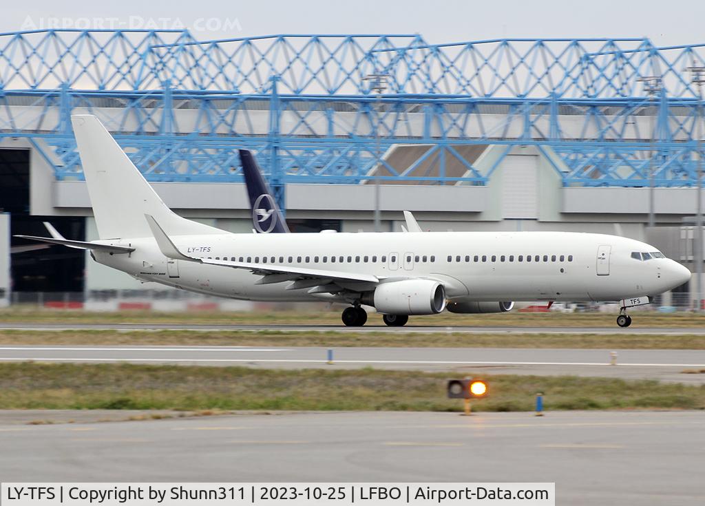 LY-TFS, 2008 Boeing 737-86J C/N 37741, Landing rwy 32L... All white without titles...