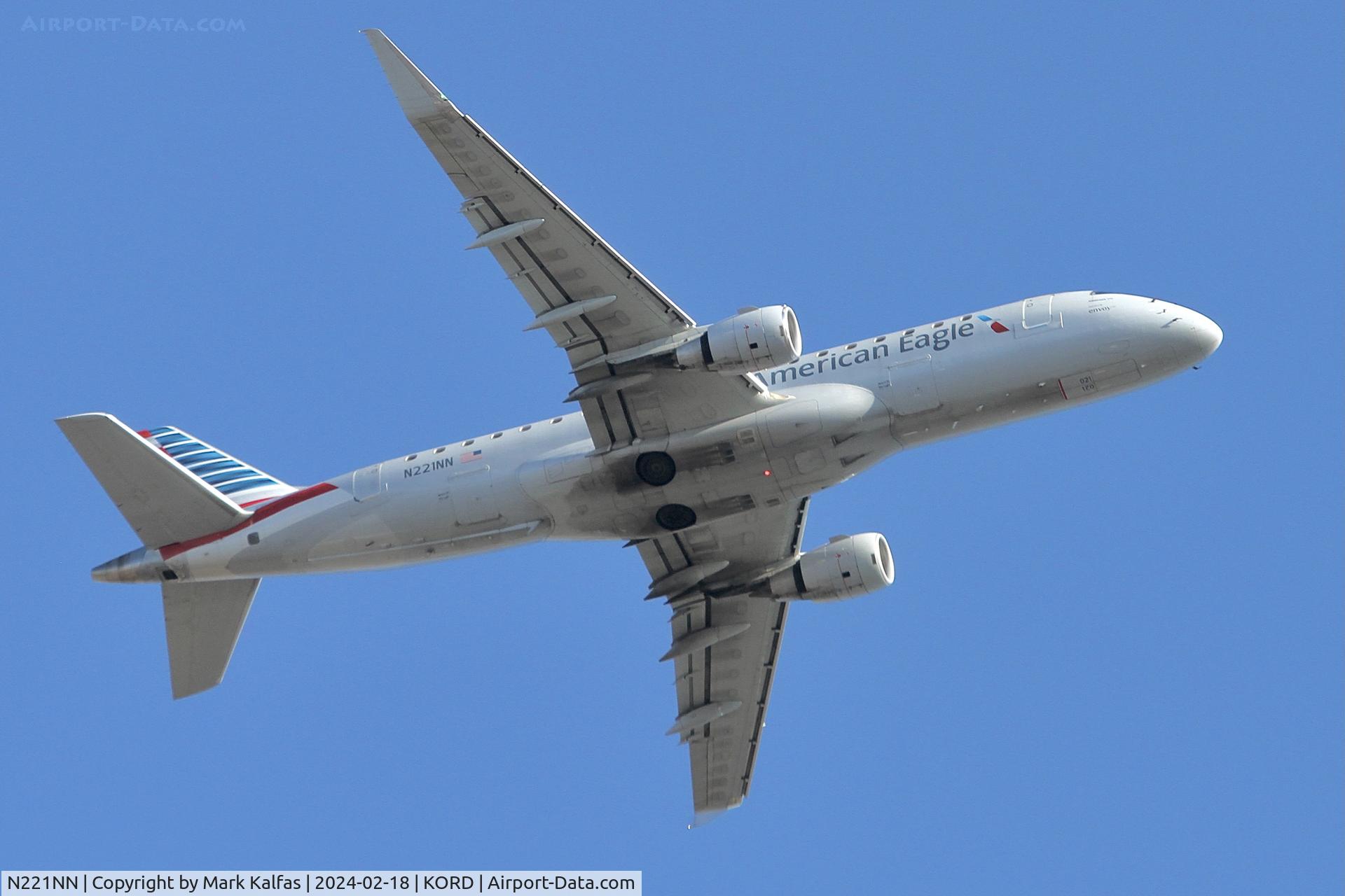 N221NN, 2015 Embraer 175LR (ERJ-170-200LR) C/N 17000525, E75L Envoy/American Eagle EMBRAER ERJ 170-200 LR N221NN ENY3336 ORD-TUL