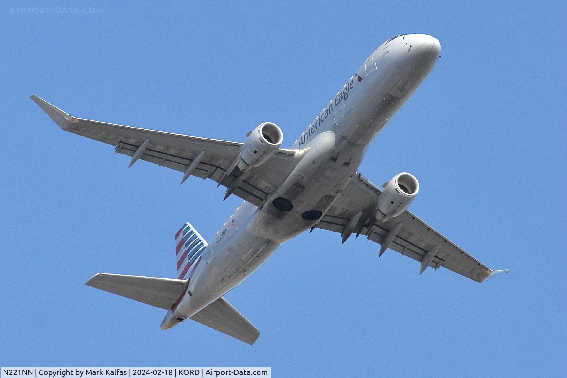 N221NN, 2015 Embraer 175LR (ERJ-170-200LR) C/N 17000525, E75L Envoy/American Eagle EMBRAER ERJ 170-200 LR N221NN ENY3336 ORD-TUL