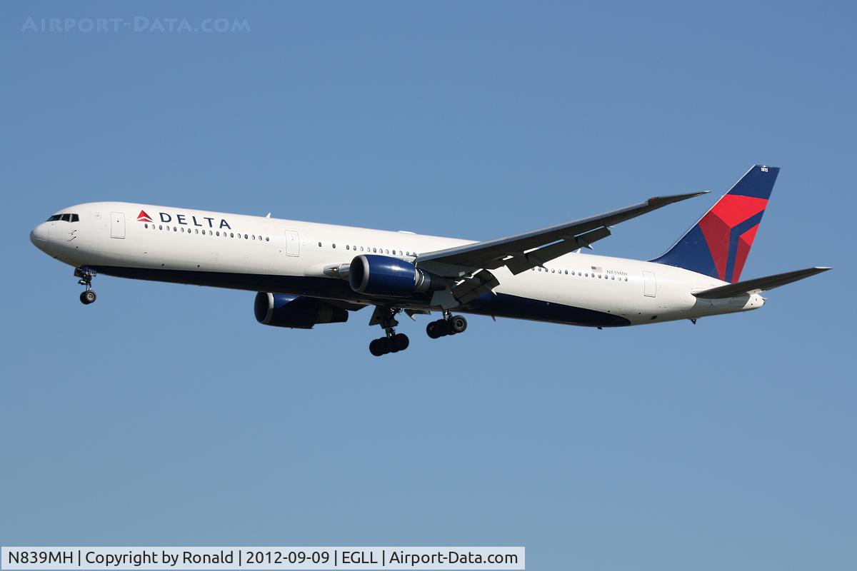 N839MH, 2001 Boeing 767-432/ER C/N 29712, at lhr