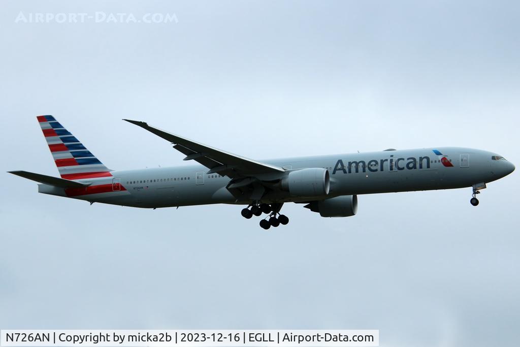 N726AN, 2013 Boeing 777-323/ER C/N 31550, Landing