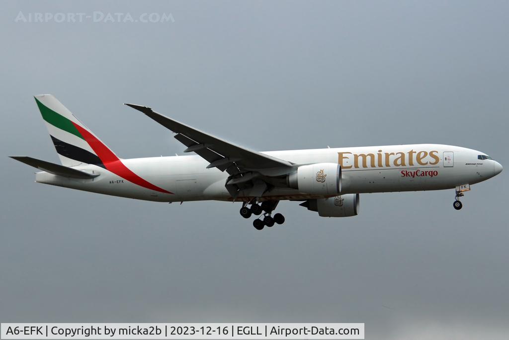 A6-EFK, 2013 Boeing 777-F1H C/N 35611, Landing