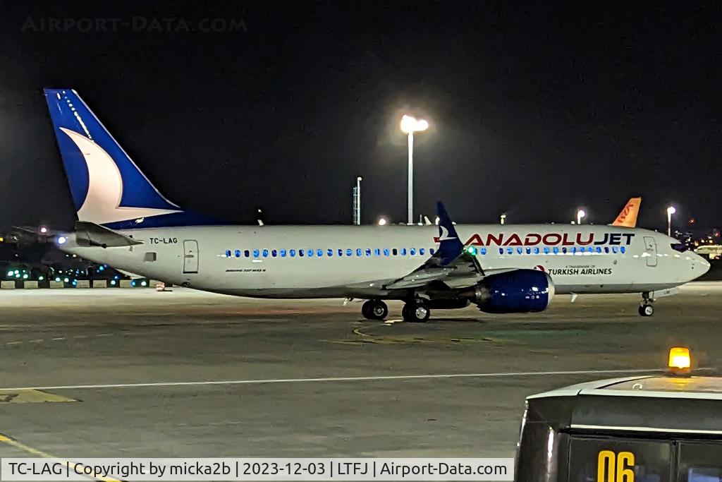 TC-LAG, 2022 Boeing 737-8MAX C/N 61810, Taxiing