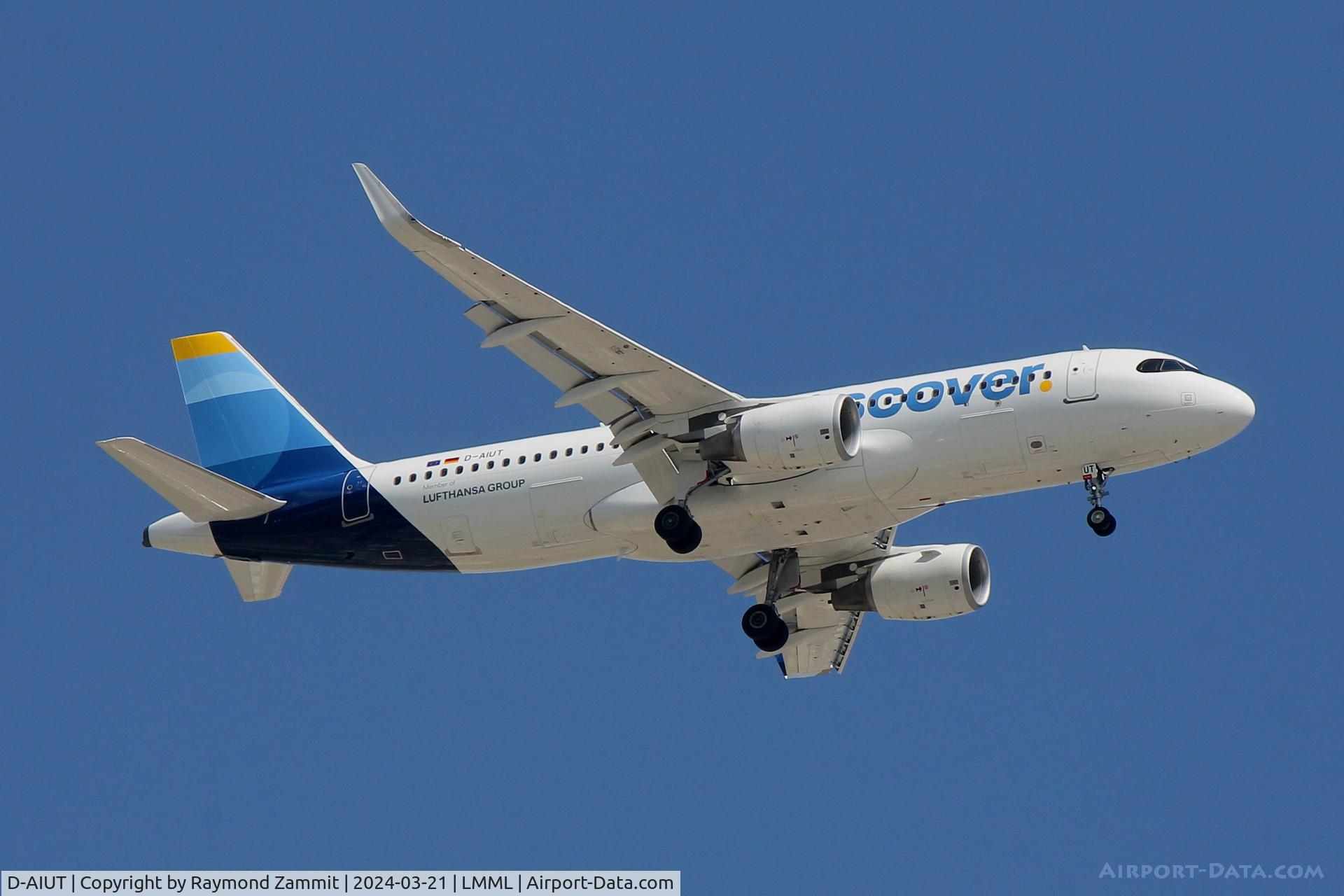 D-AIUT, 2016 Airbus A320-214 C/N 7115, A320 D-AIUT Discover Airlines