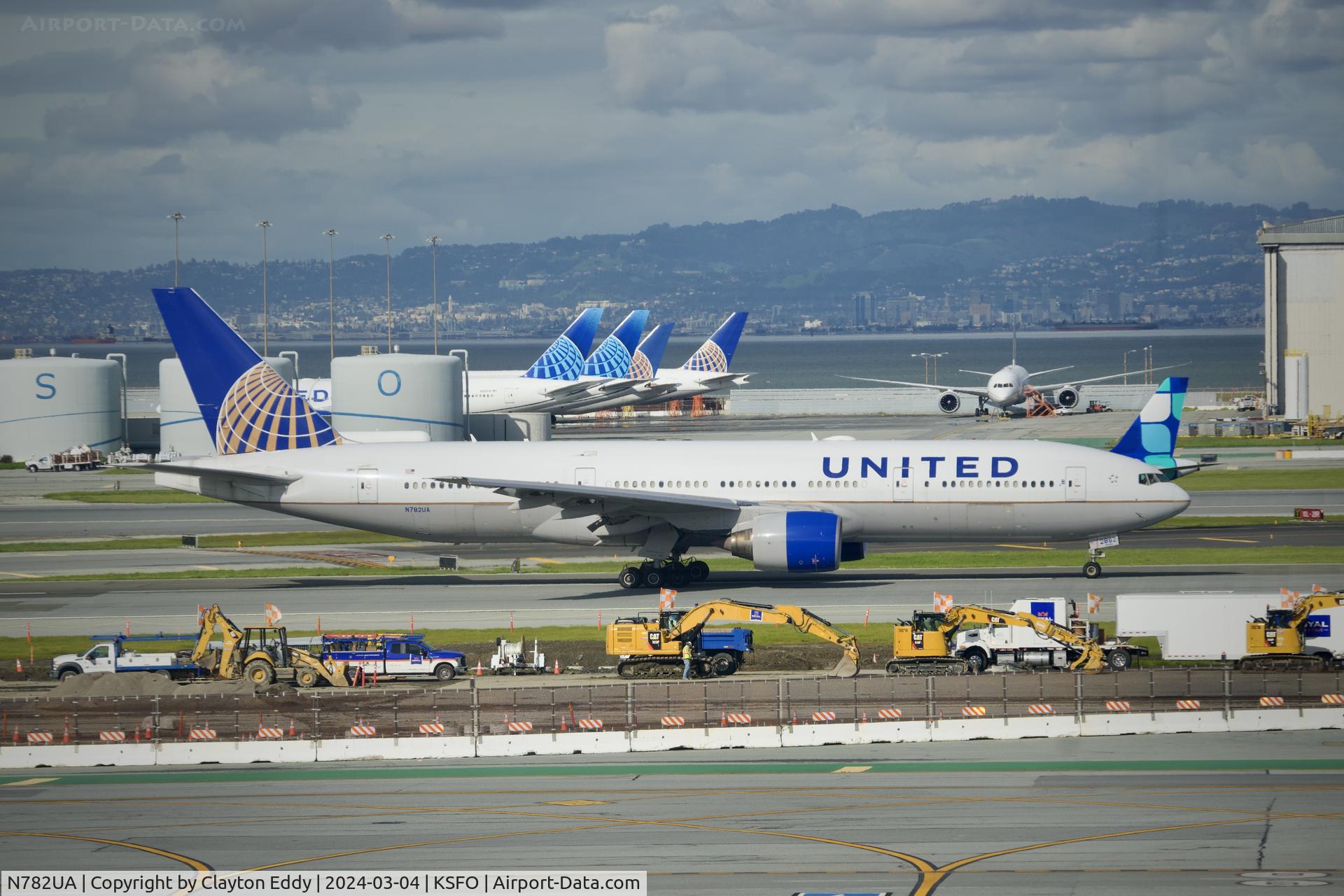 N782UA, 1997 Boeing 777-222/ER C/N 26948, Sky Terrace SFO 2024.