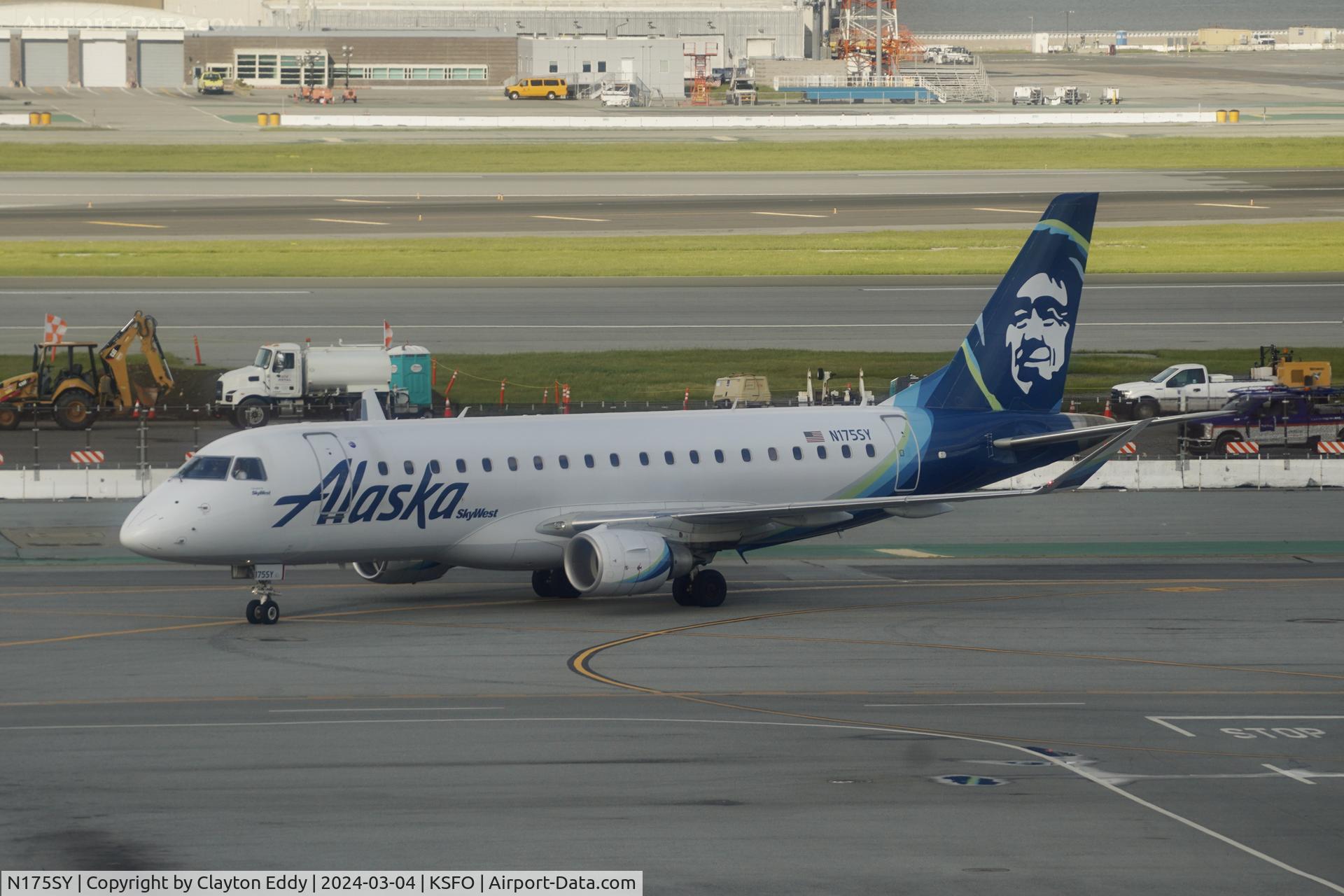N175SY, 2015 Embraer 175LR (ERJ-170-200LR) C/N 17000527, Sky Terrace SFO 2024.