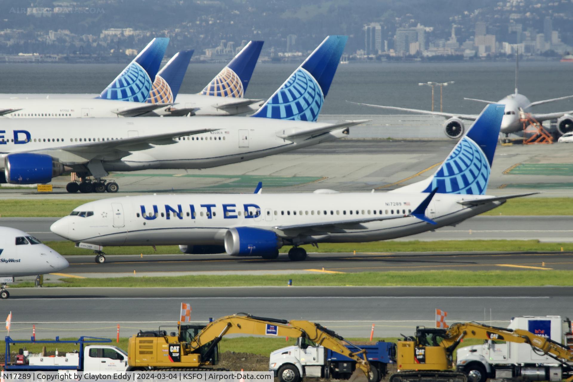 N17289, 2023 Boeing 737-8 MAX C/N 60712, Sky Terrace SFO 2024.
