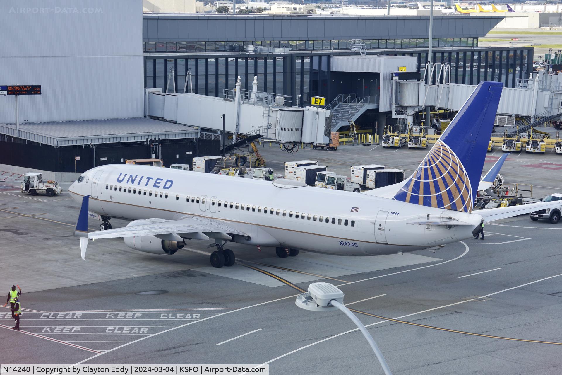 N14240, 1999 Boeing 737-824 C/N 28952, Sky Terrace SFO 2024.