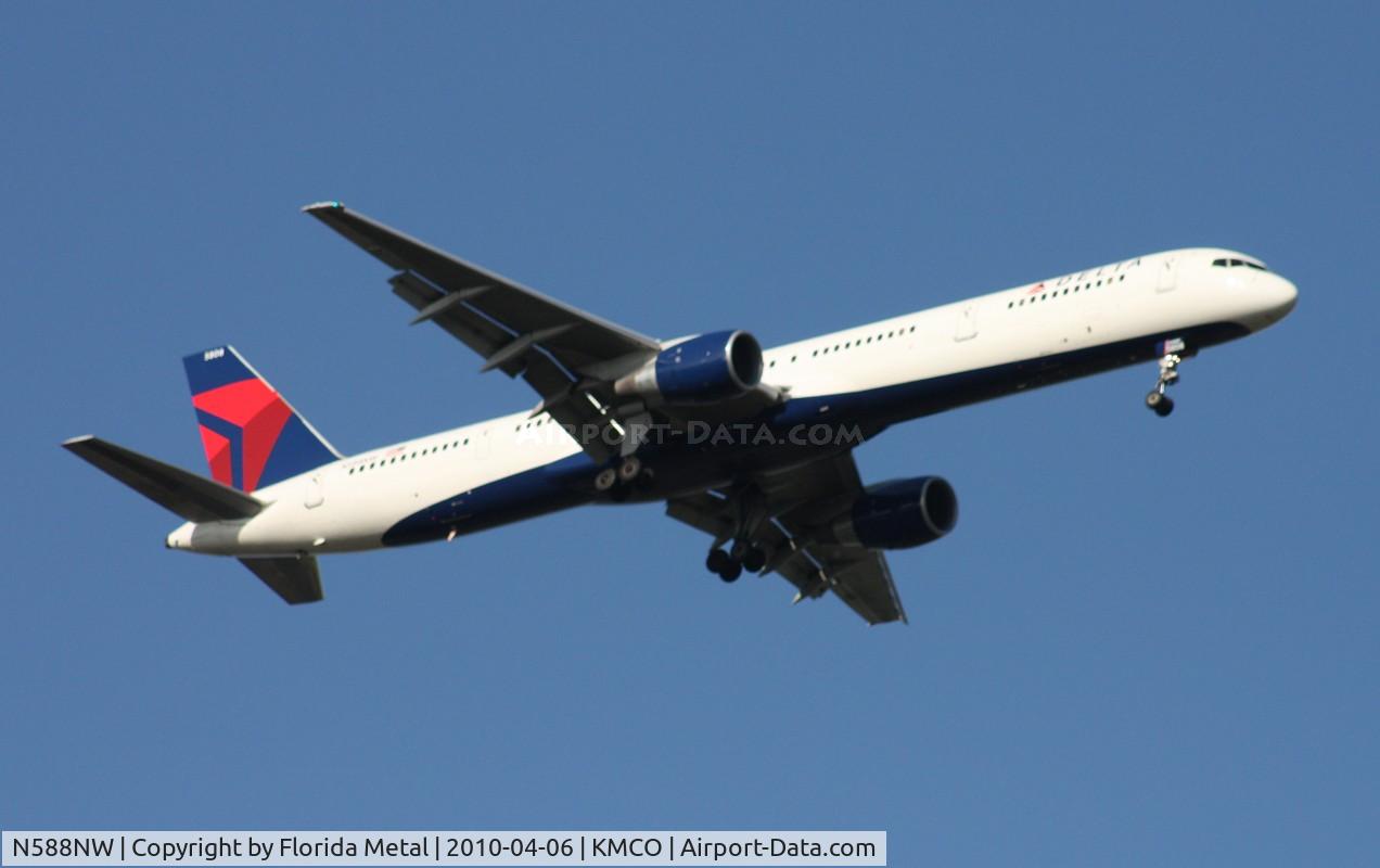 N588NW, 2003 Boeing 757-351 C/N 32988, MCO classic zx