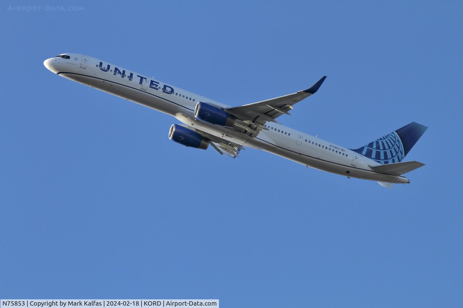 N75853, 2002 Boeing 757-324 C/N 32812, B753 United Airlines Boeing 757-324,N75853 UAL2630 ORD-IAH