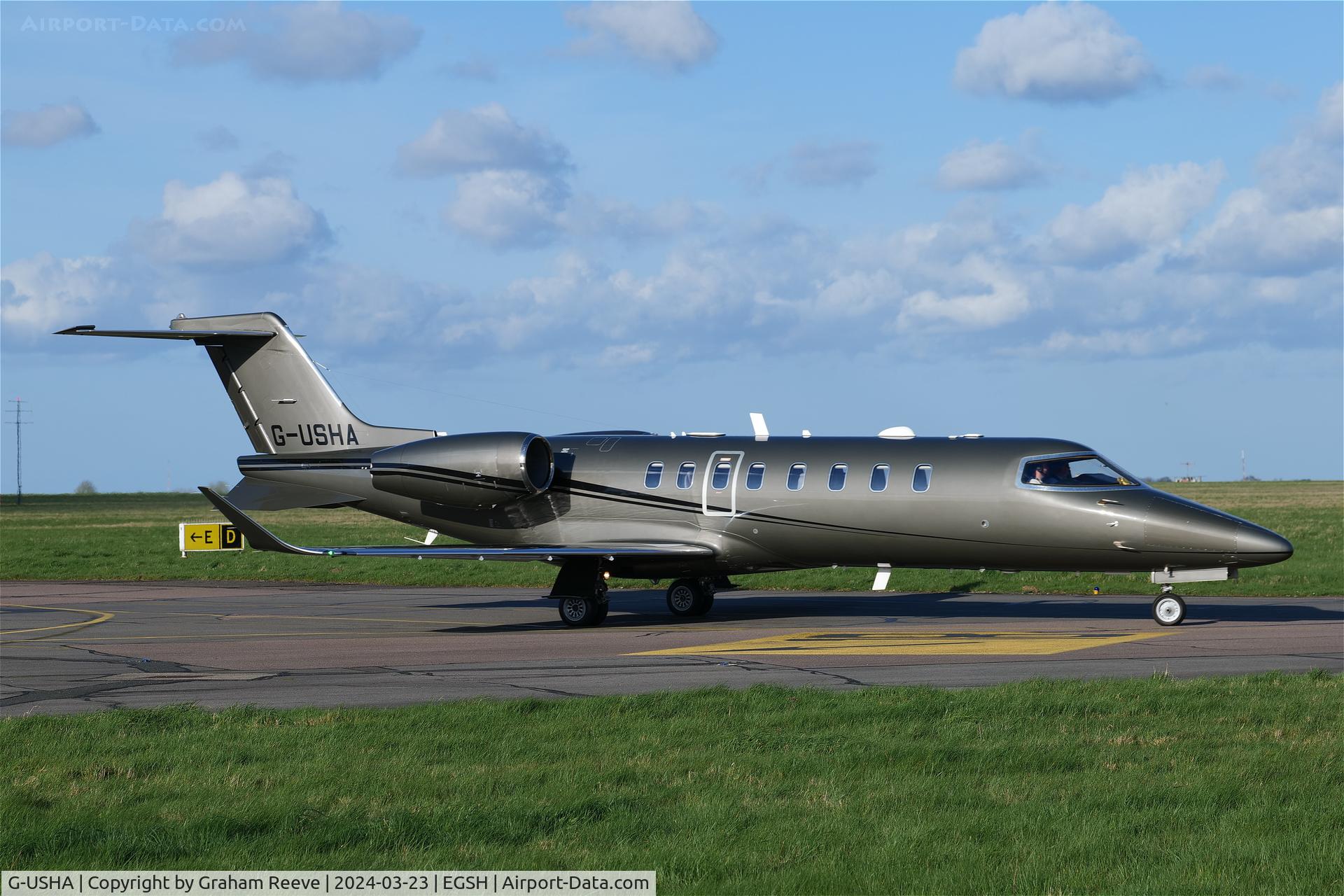 G-USHA, 2016 Learjet 75 C/N 45-535, Departing from Norwich.