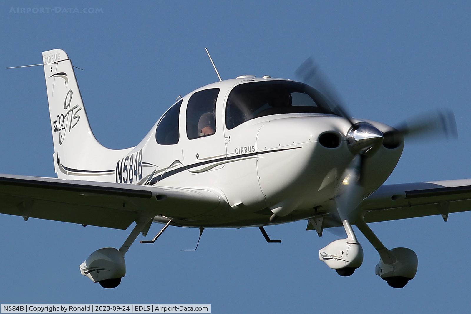 N584B, 2007 Cirrus SR22 C/N 2330, at edls