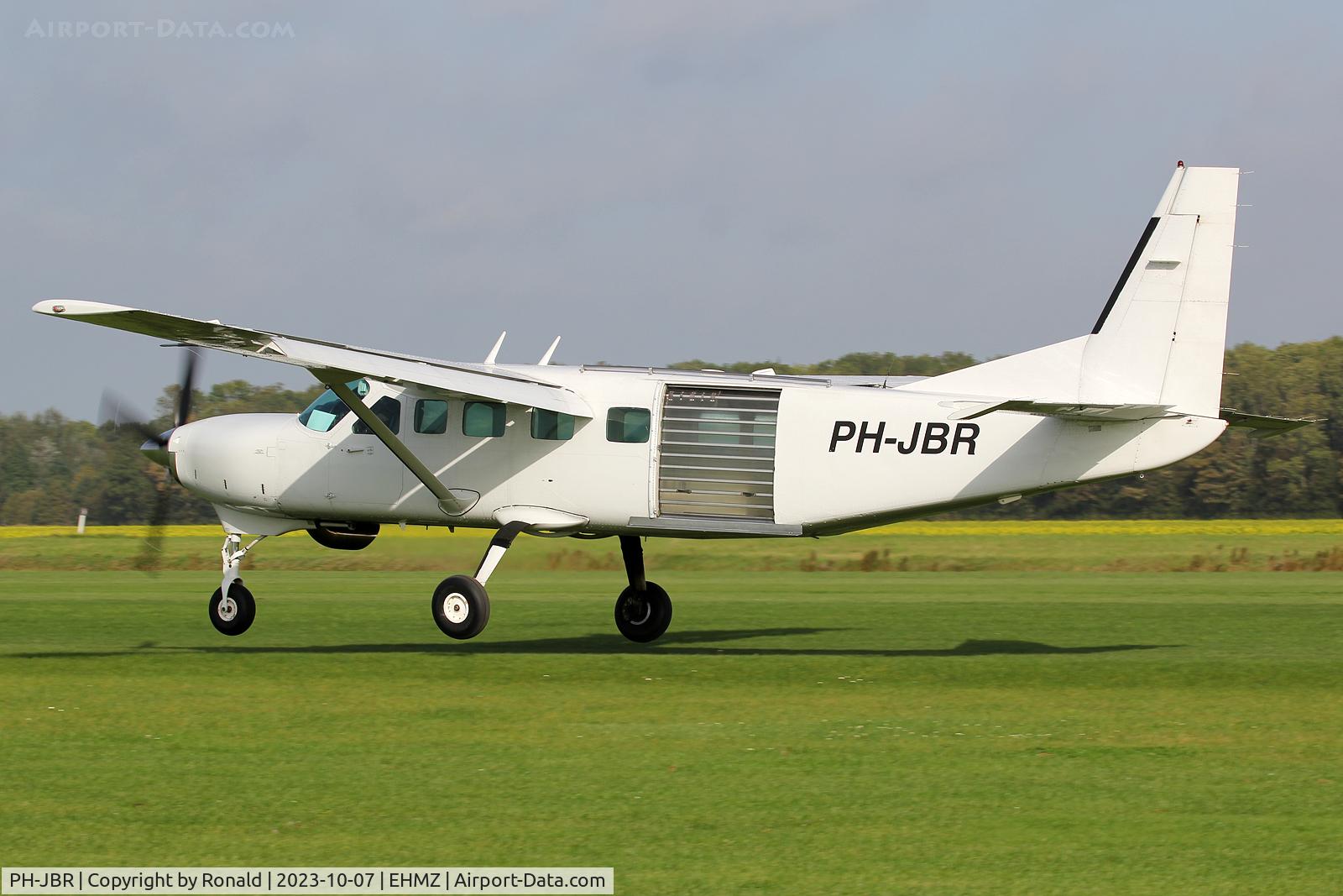 PH-JBR, 1999 Cessna 208B Grand Caravan C/N 208B0762, at ehmz