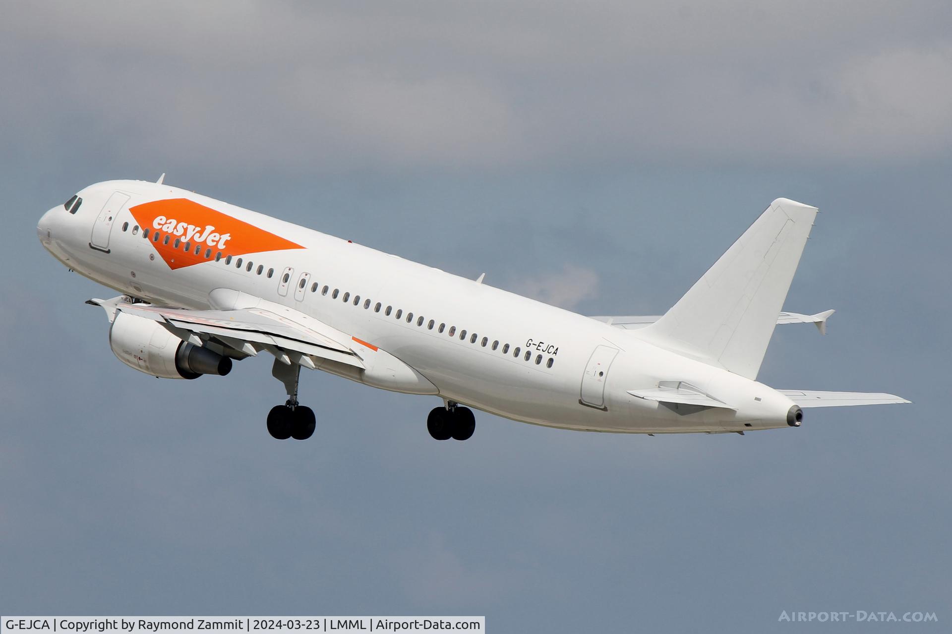 G-EJCA, 2013 Airbus A320-214 C/N 5874, A320  G-EJCA Easyjet