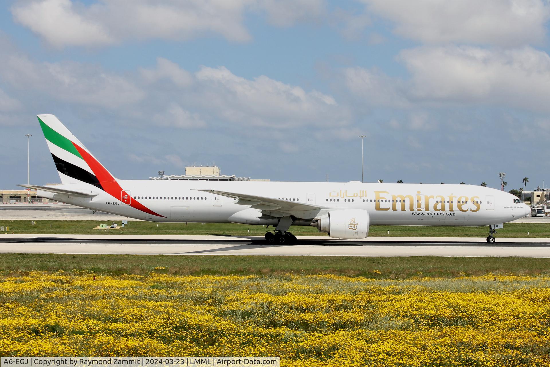 A6-EGJ, 2011 Boeing 777-31H/ER C/N 38989, B777 A6-EGJ Emirates Airlines