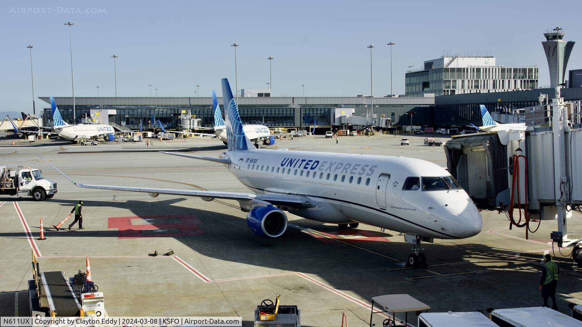 N611UX, 2019 Embraer 175LR (ERJ-170-200LR) C/N 17000811, SFO 2024.