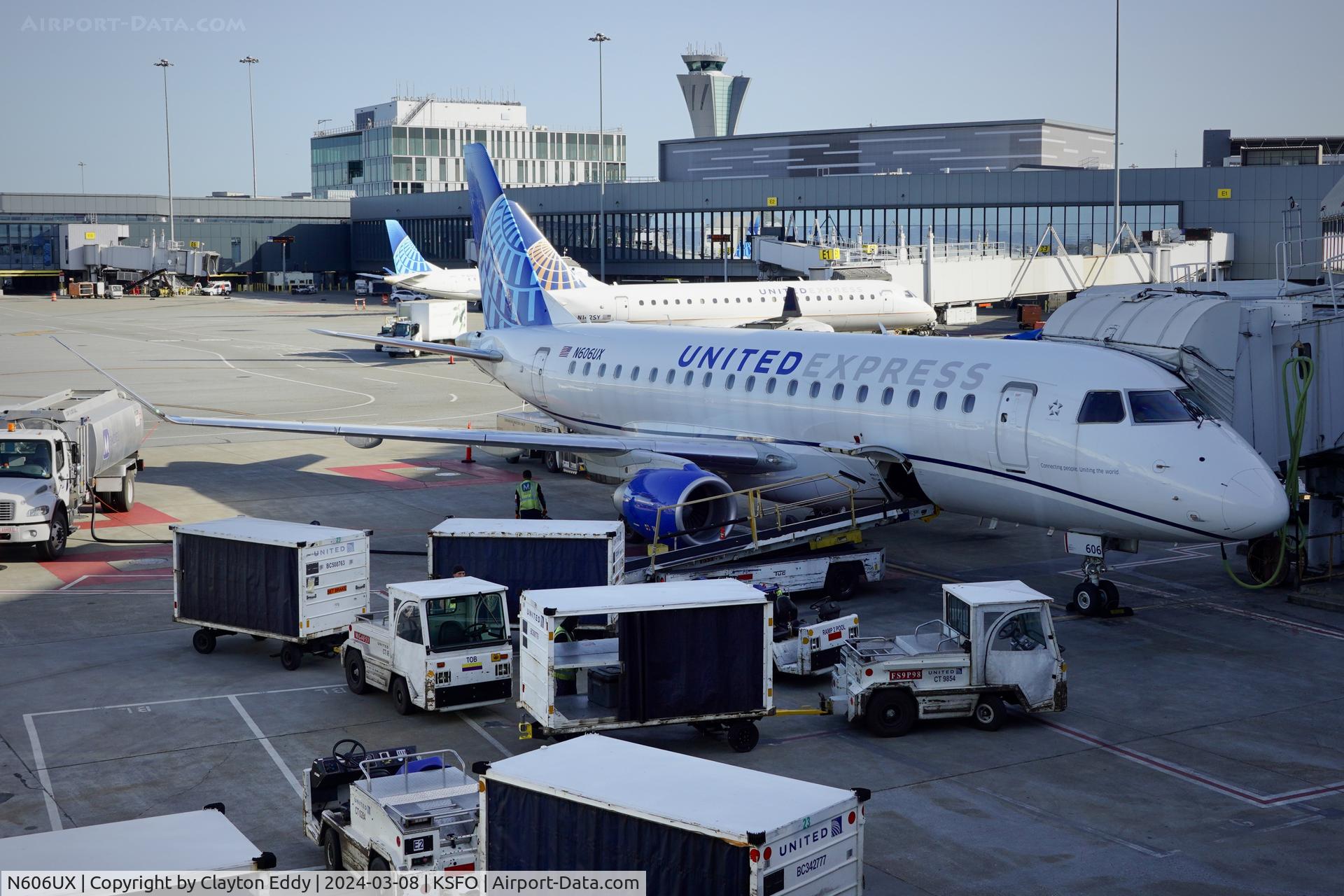 N606UX, 2019 Embraer 175LR (ERJ-170-200LR) C/N 17000803, SFO 2024.