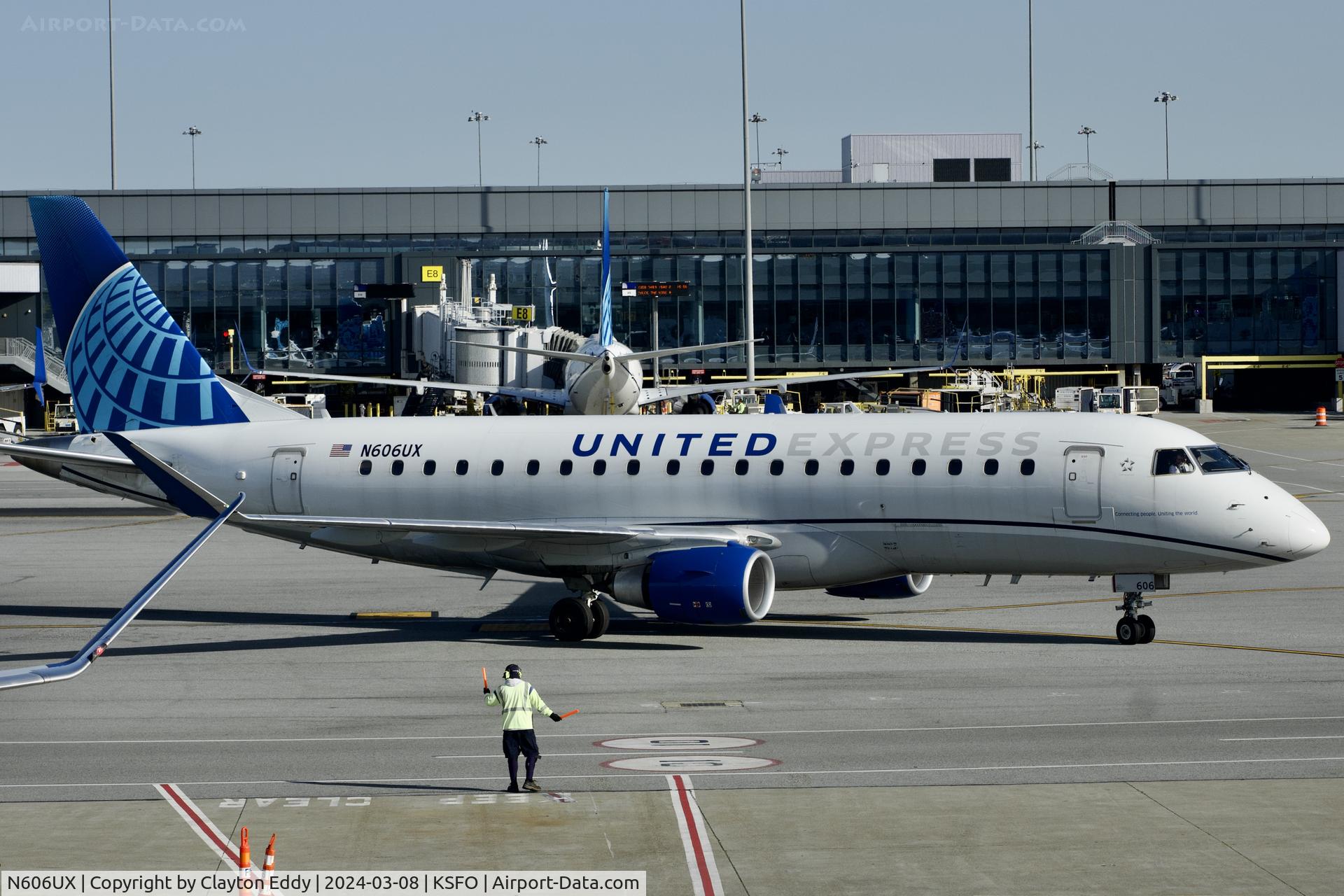 N606UX, 2019 Embraer 175LR (ERJ-170-200LR) C/N 17000803, SFO 2024.
