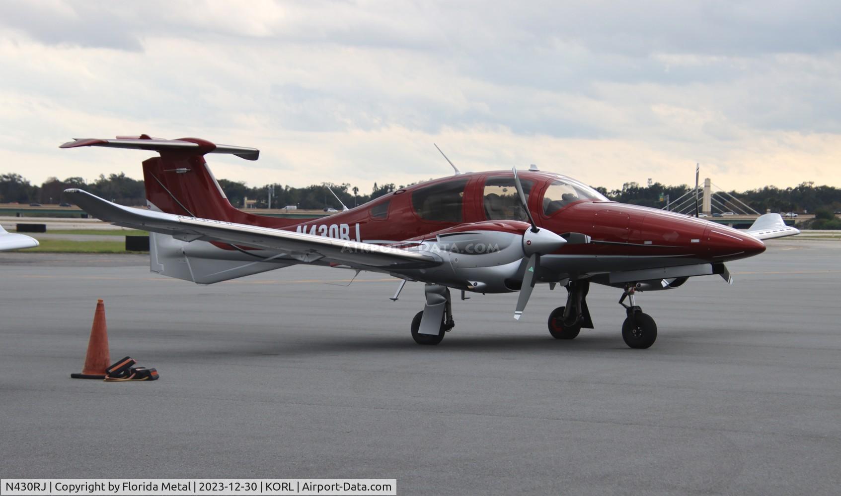 N430RJ, Diamond DA62 C/N 62.C067, DA62 zx