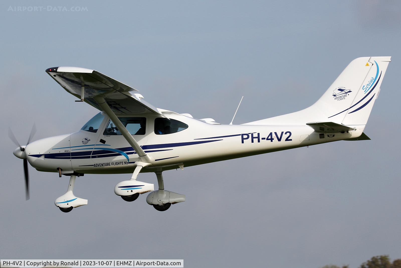 PH-4V2, TL Ultralight TL-3000 Sirius C/N 22 SI 217, at ehmz