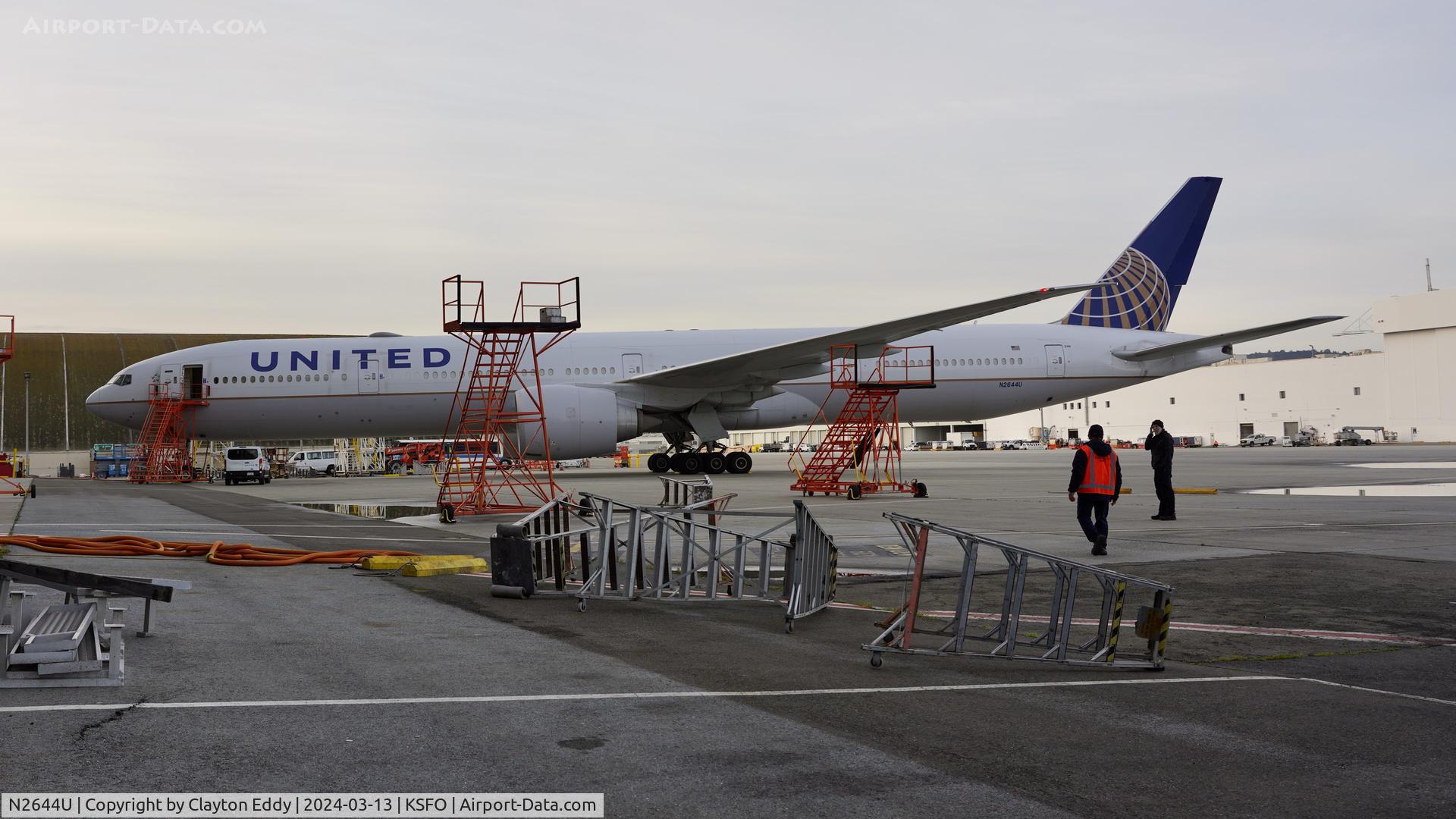 N2644U, 2017 Boeing 777-300/ER C/N 63724, SFO 2024.