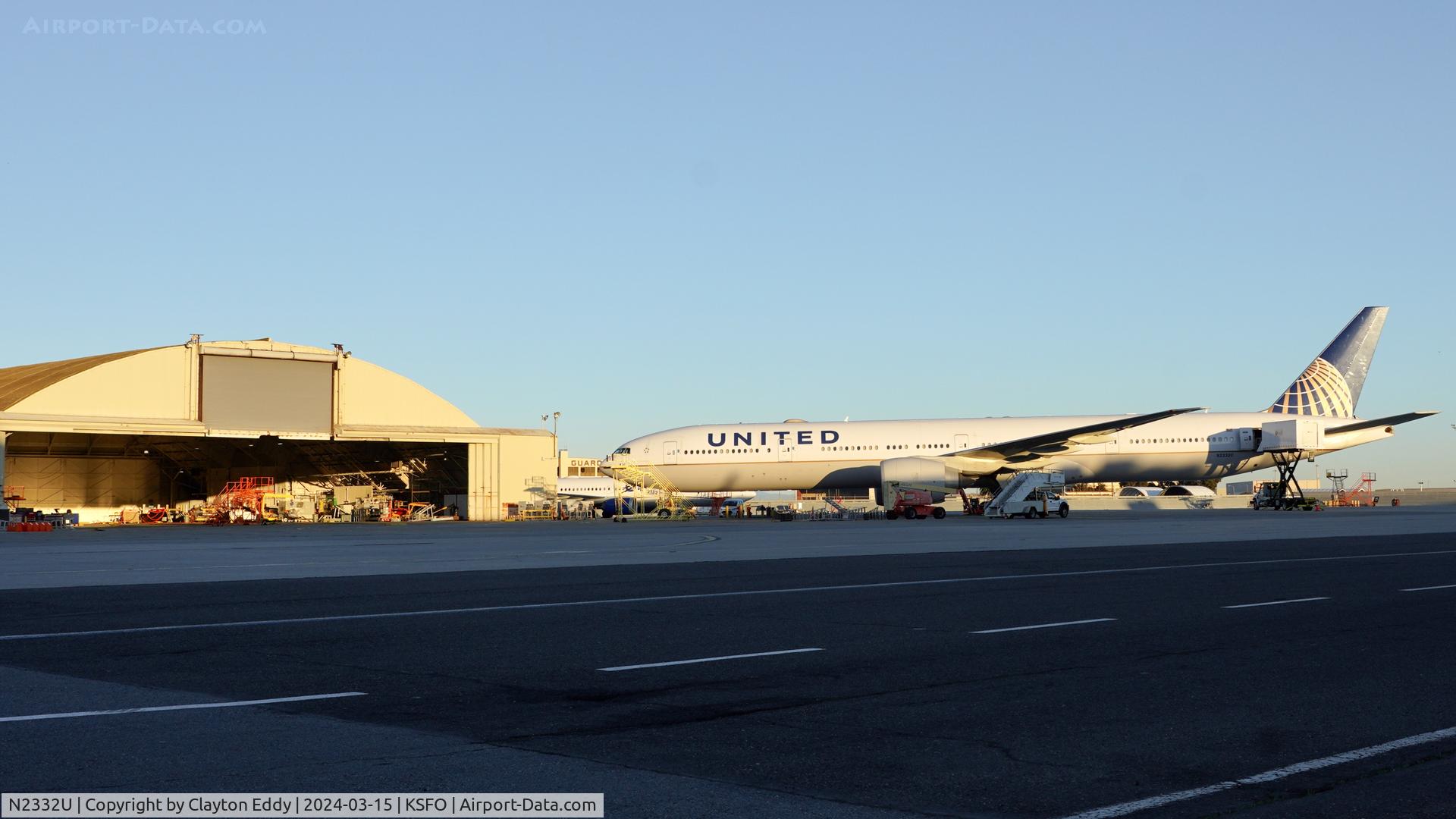 N2332U, 2016 Boeing 777-322/ER C/N 62643, SFO 2024.