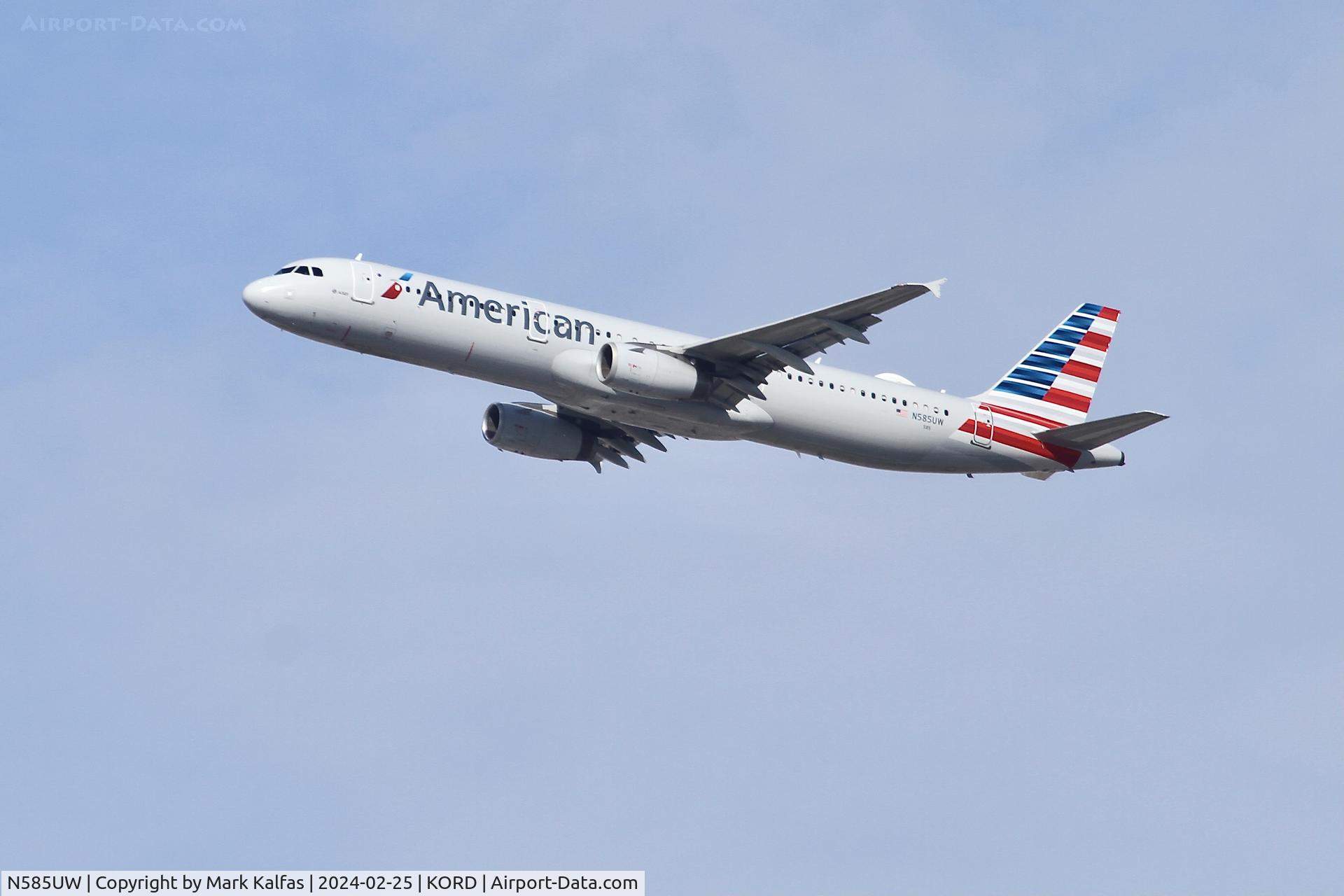 N585UW, 2014 Airbus A321-231 C/N 6214, A321 American Airlines AIRBUS A321-231 N585UW AAL2765 ORD-PHX