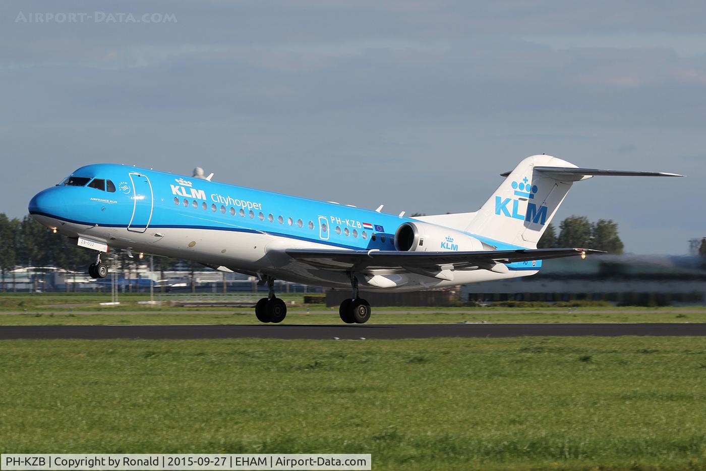 PH-KZB, 1996 Fokker 70 (F-28-070) C/N 11562, at spl