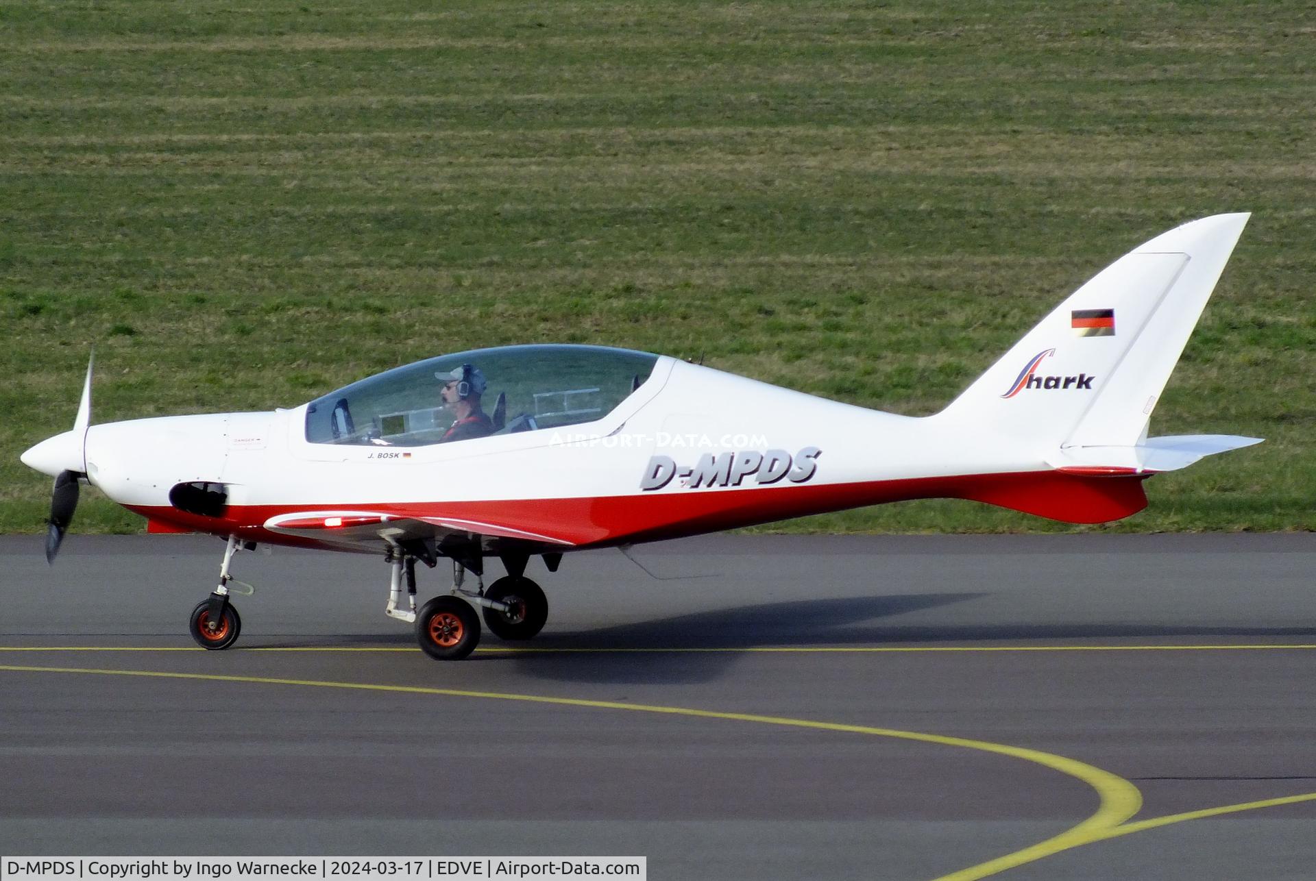 D-MPDS, 2012 Shark Aero Shark Premium C/N 007, Shark Aero Shark Premium at Braunschweig/Wolfsburg airport, Waggum