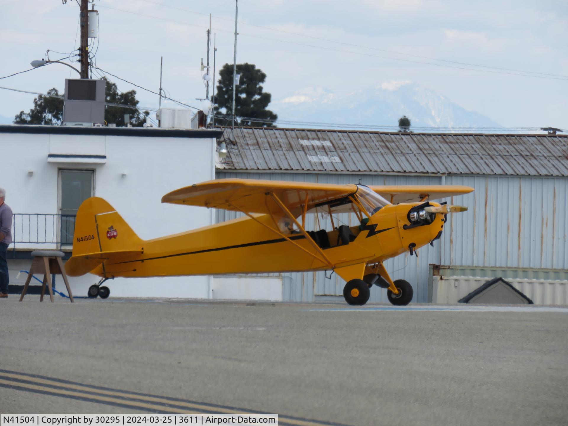 N41504, Piper J3C-65 Cub C/N 8140, Parked