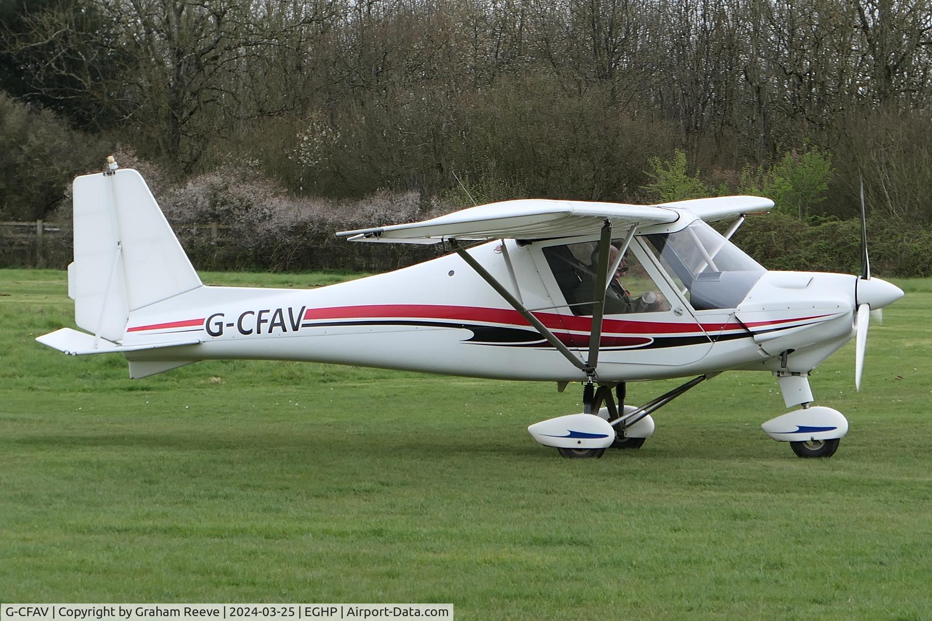 G-CFAV, 2008 Comco Ikarus C42 FB80 C/N 0802-6939, Just landed at Popham.