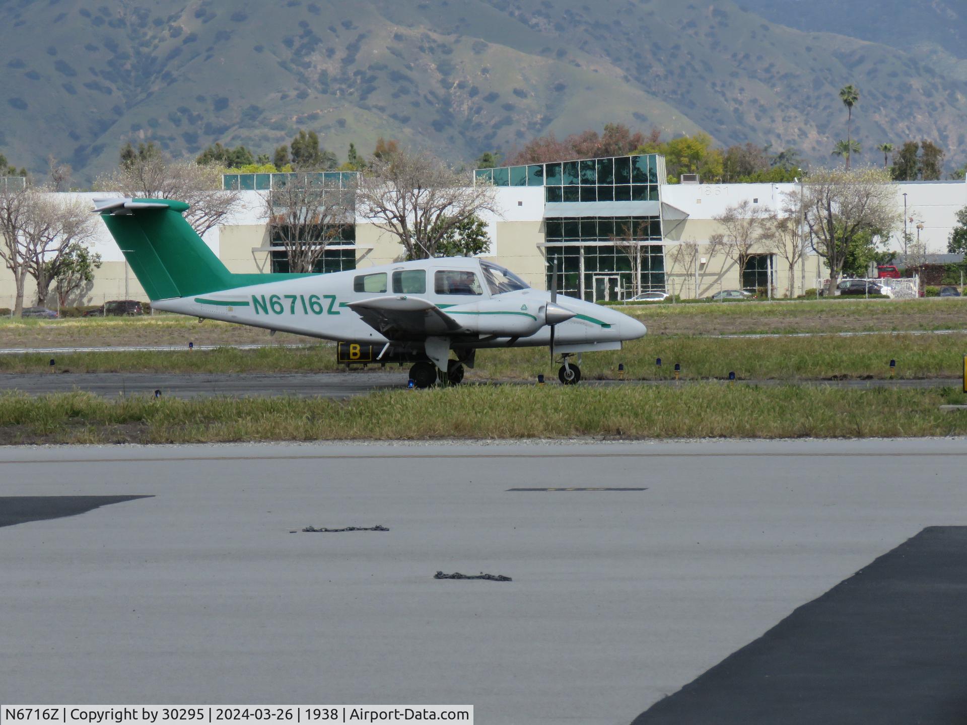 N6716Z, 1980 Beech 76 Duchess C/N ME-328, Taxiing