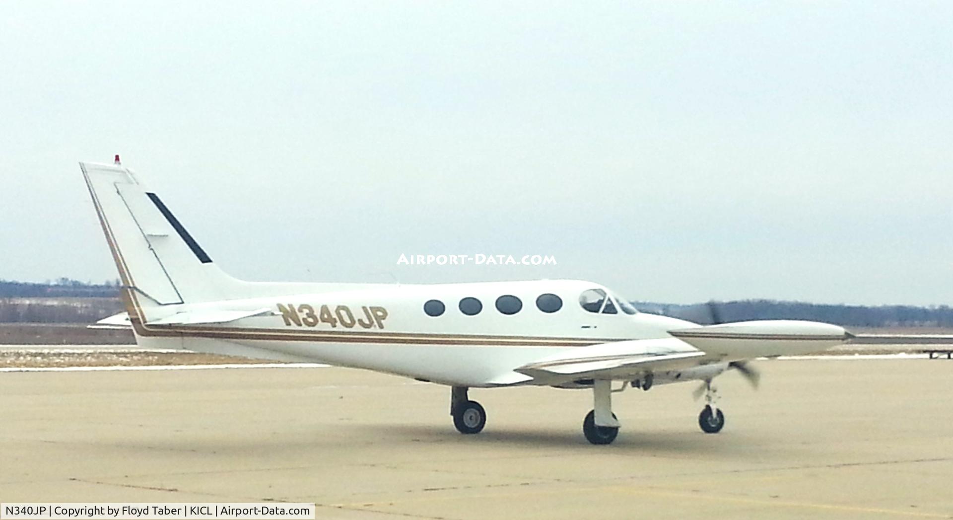 N340JP, 1973 Cessna 340 C/N 340-0232, On the Ramp at Clarinda Iowa