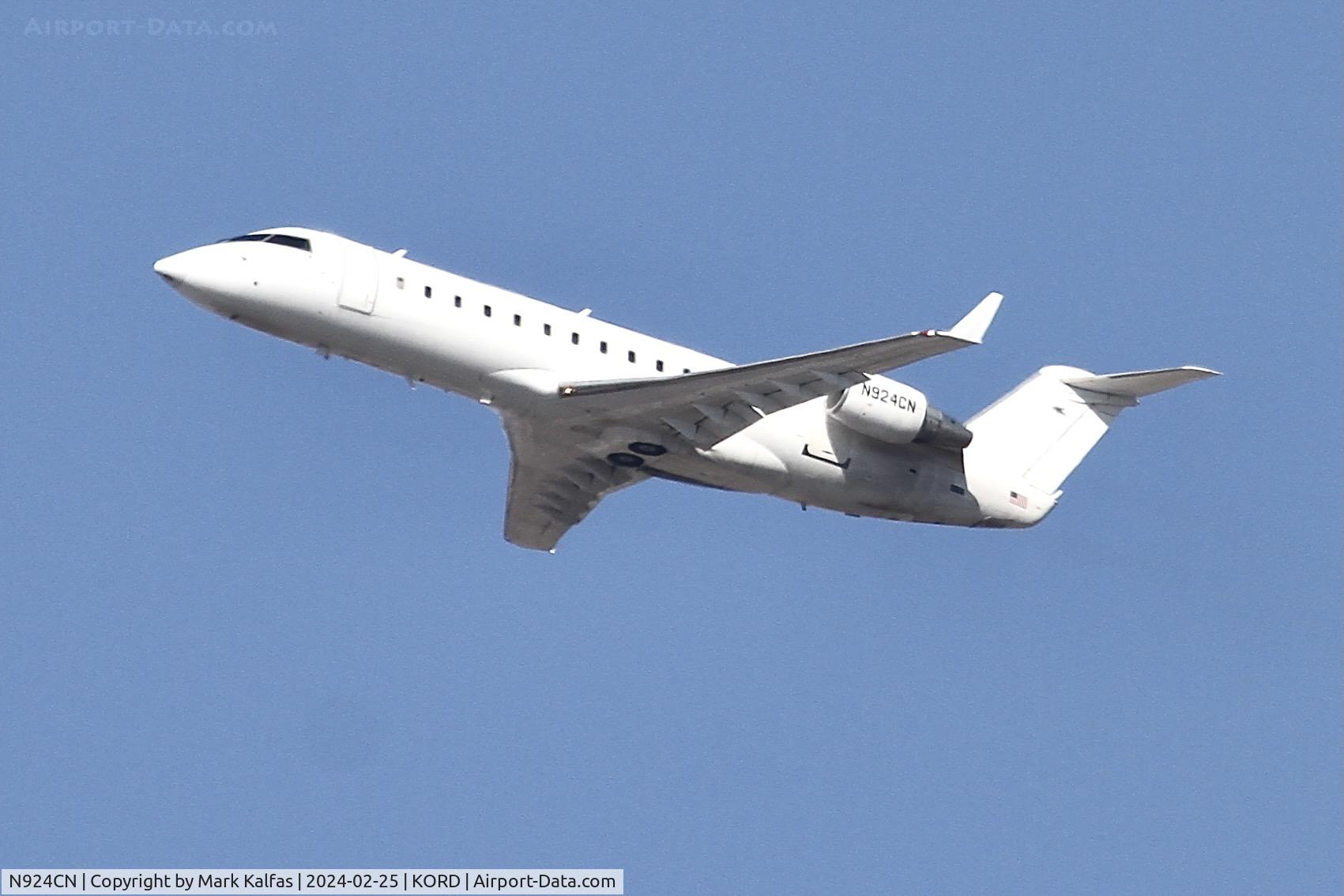 N924CN, 2001 Canadair CRJ-200LR (CL-600-2B19) C/N 7494, CRJ2 Contour Airlines/ Corporate Flight Management BOMBARDIER INC CL-600-2B19 N924CN departing 28C KORD