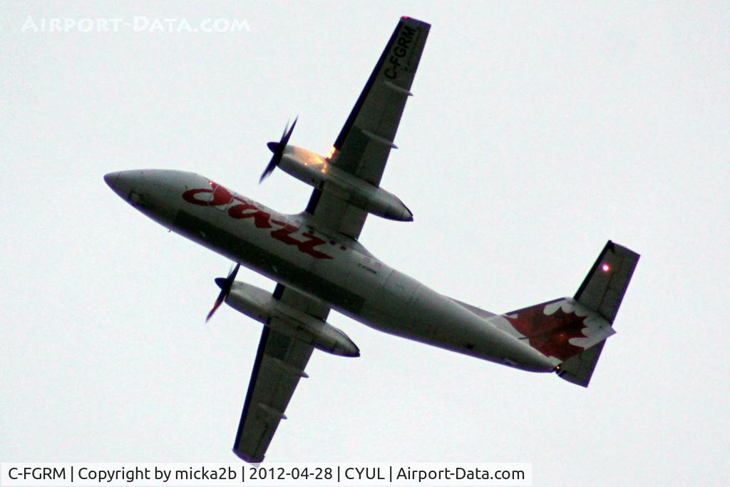 C-FGRM, 1990 De Havilland Canada DHC-8-102 Dash 8 C/N 199, Take off