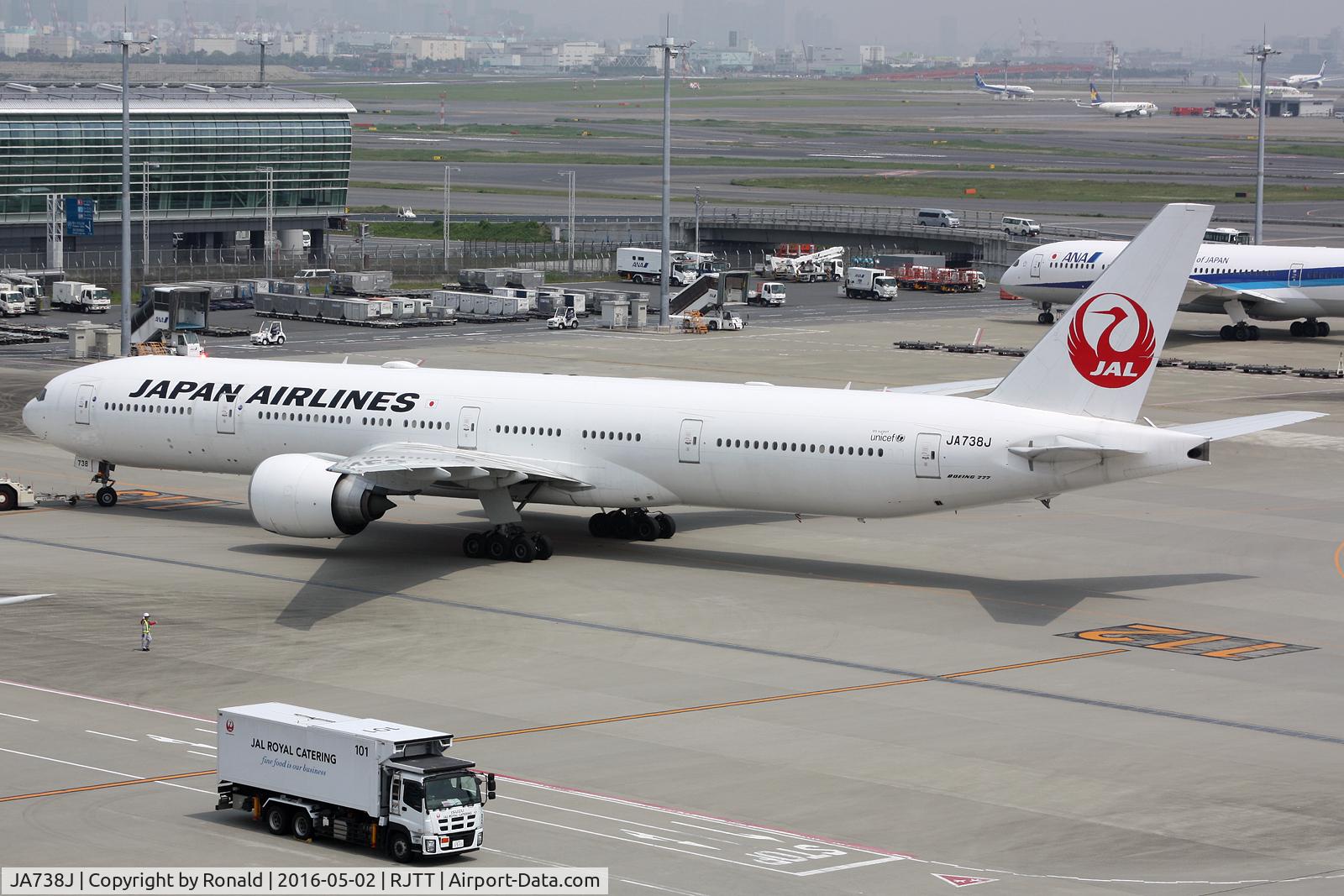 JA738J, 2008 Boeing 777-346/ER C/N 32436, at hnd
