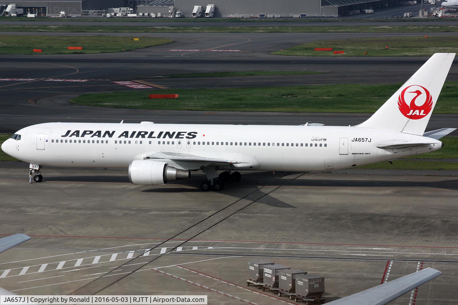 JA657J, 2011 Boeing 767-346/ER C/N 40369, at hnd