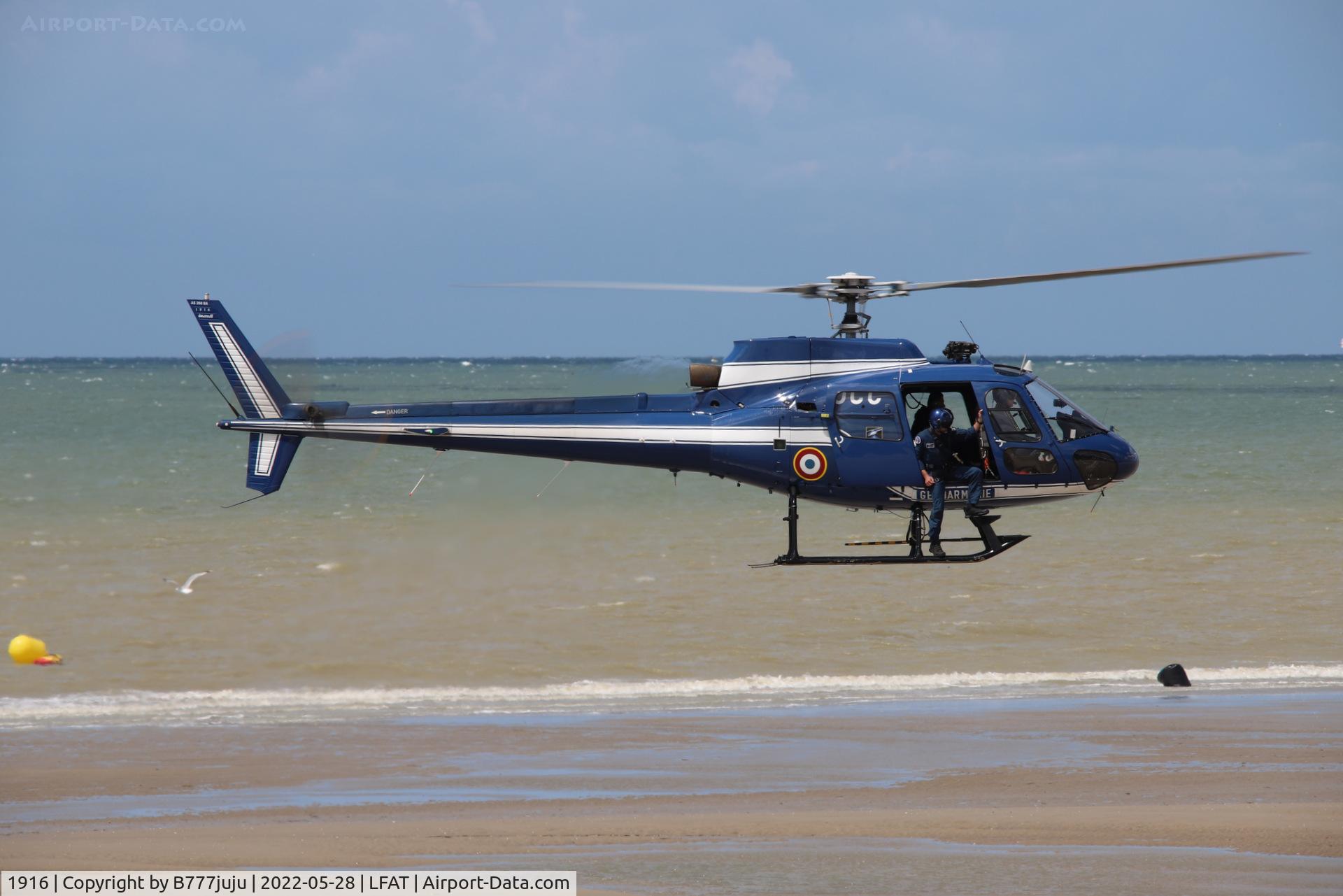 1916, Aérospatiale AS-350B Écureuil C/N 1916, at Le Touquet