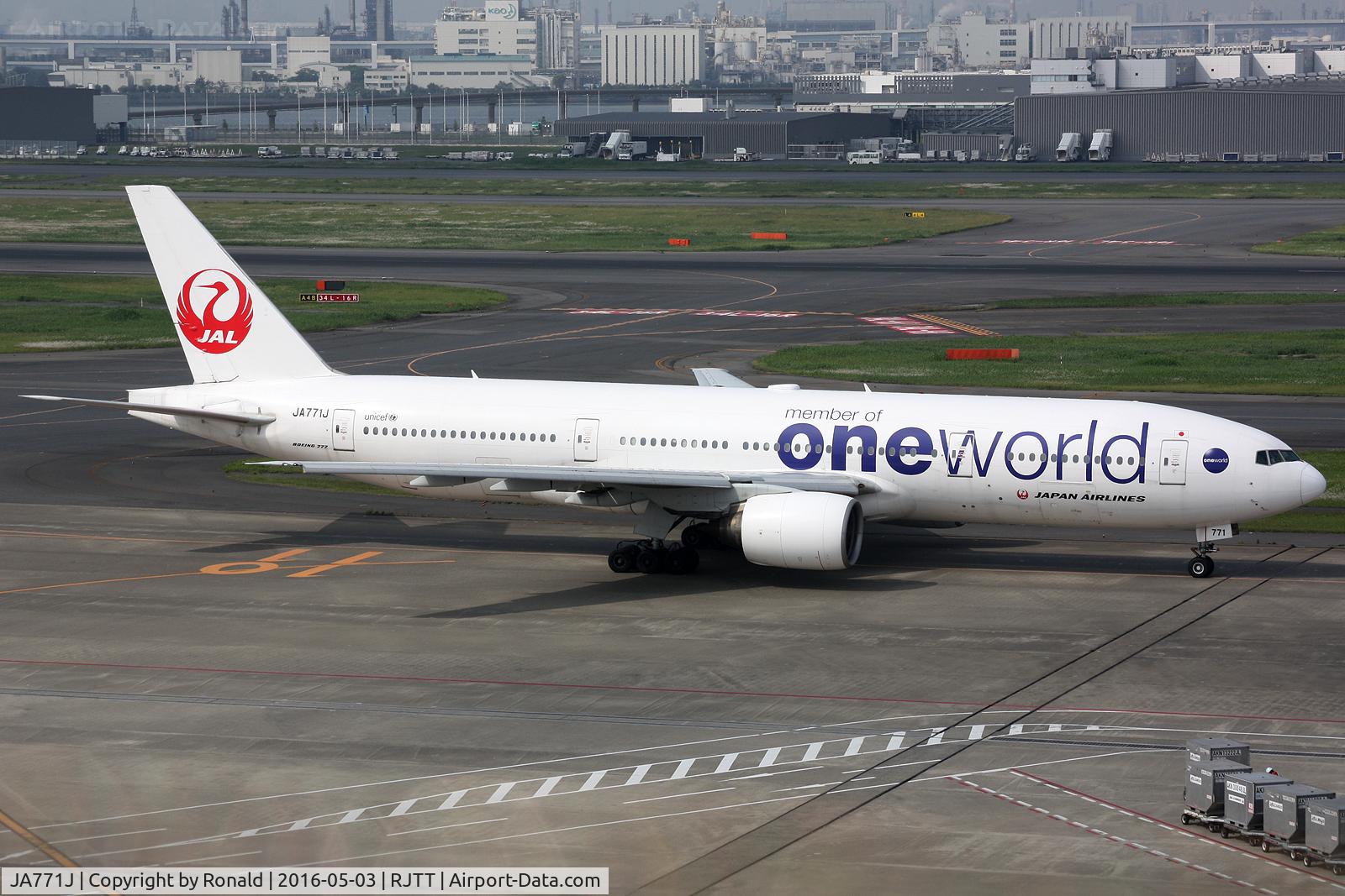 JA771J, 2003 Boeing 777-246 C/N 27656, at hnd