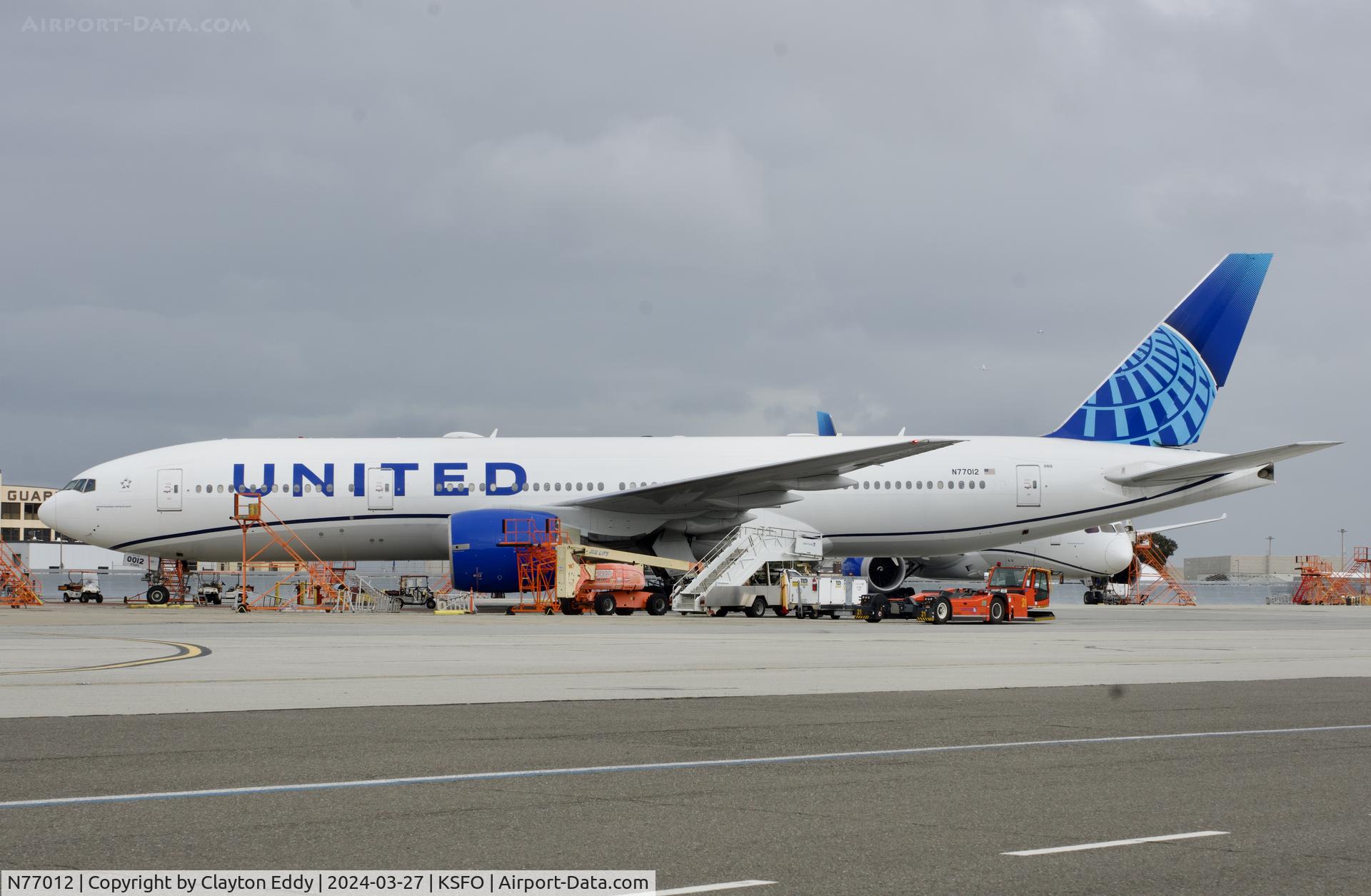 N77012, 1999 Boeing 777-224 C/N 29860, SFO 2024.