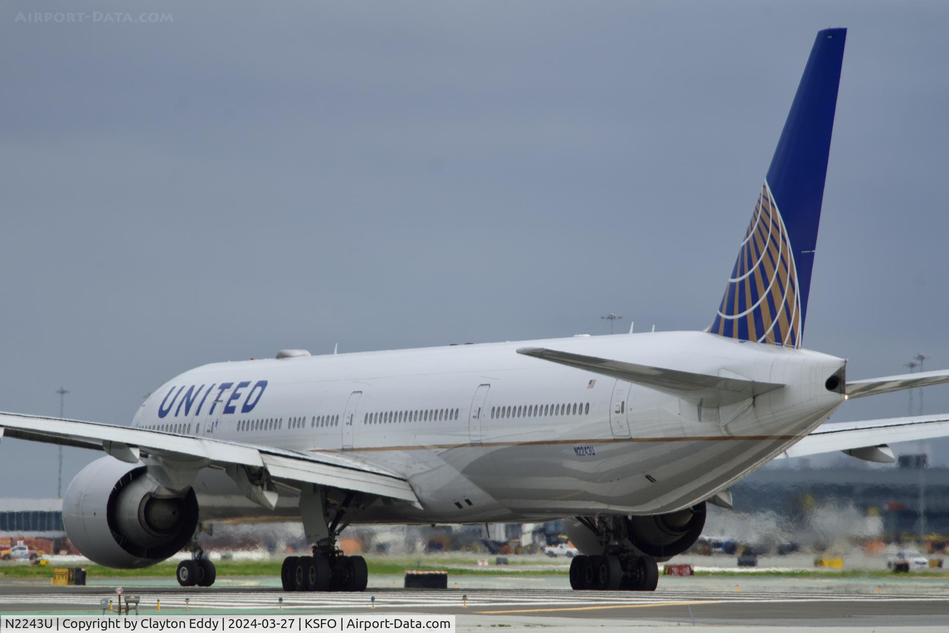 N2243U, 2017 Boeing 777-300/ER C/N 63723, Runway 10 SFO 2024.