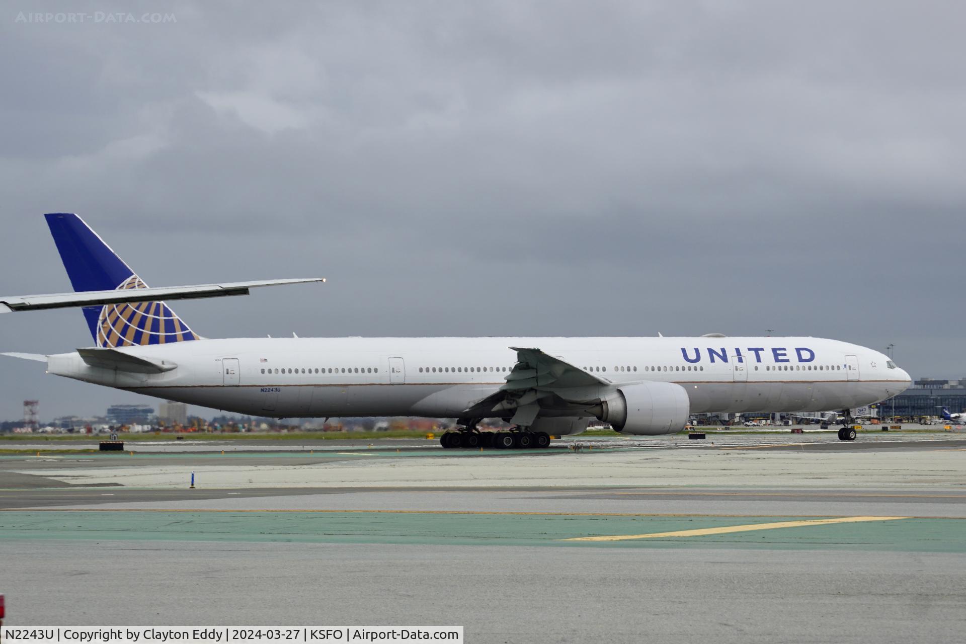N2243U, 2017 Boeing 777-300/ER C/N 63723, Runway 10 SFO 2024.