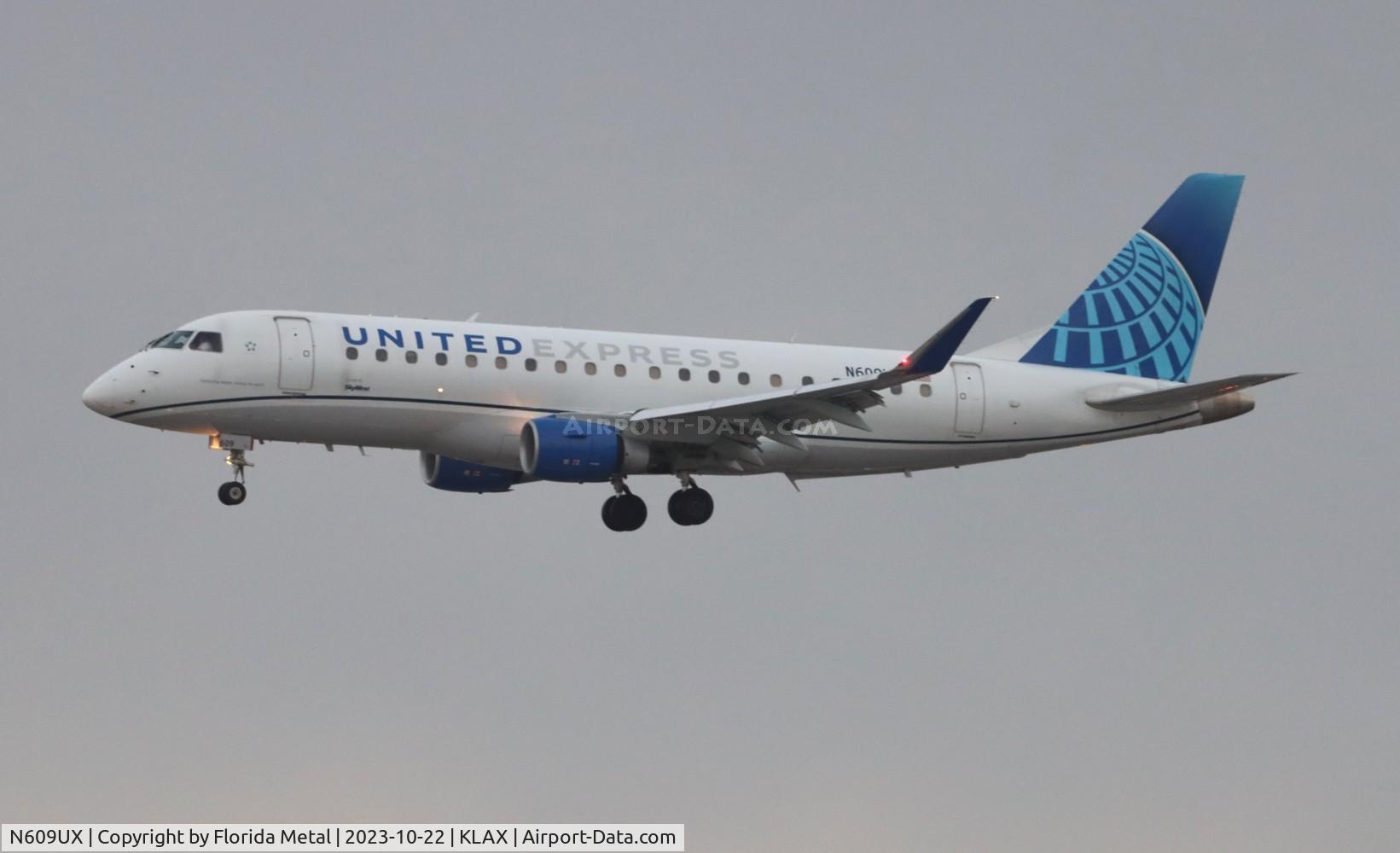 N609UX, 2019 Embraer ERJ-175LL (ERJ-170-200LL) C/N 17000807, SKW/UE E175 nc zx SMF-LAX