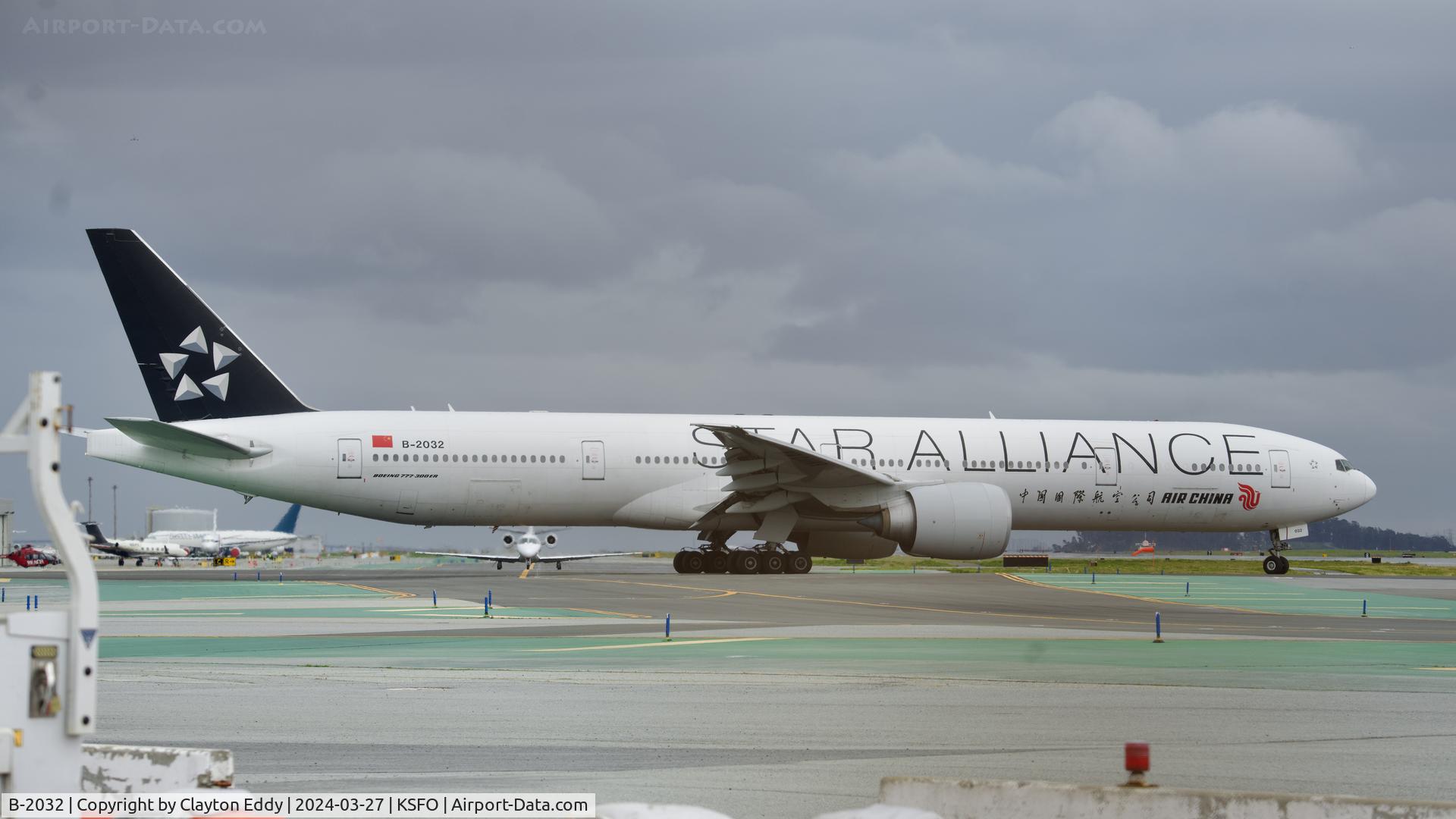 B-2032, 2012 Boeing 777-39L/ER C/N 38671, Runway 10 SFO 2024.